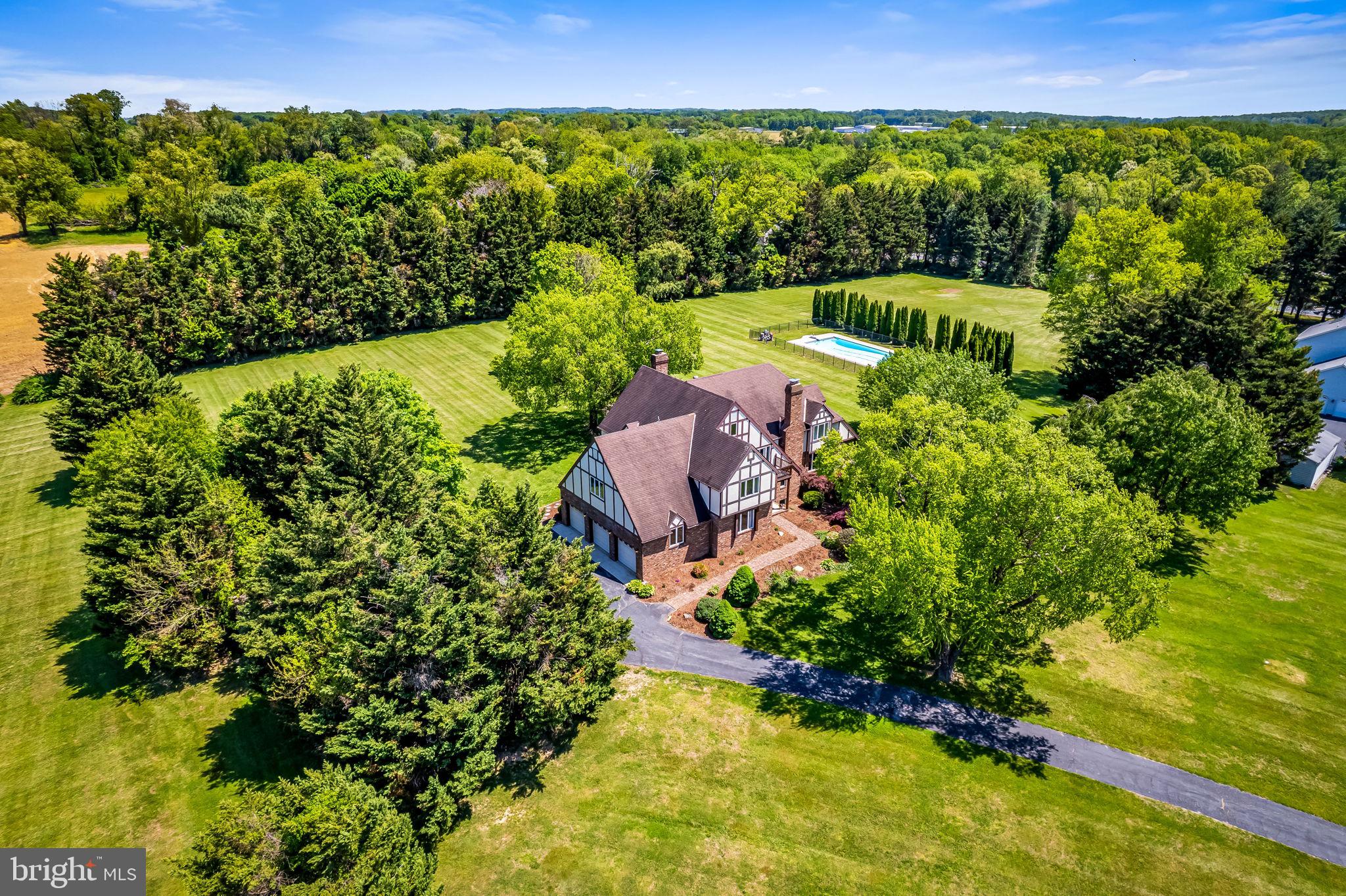 LOCUST HILL ESTATES - Residential