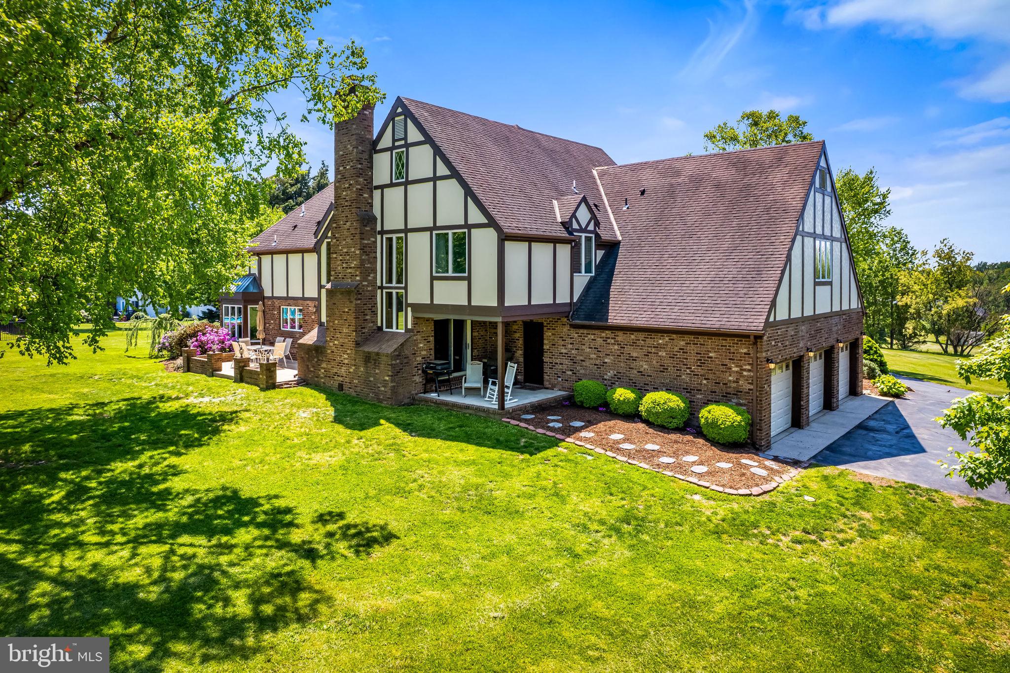 LOCUST HILL ESTATES - Residential