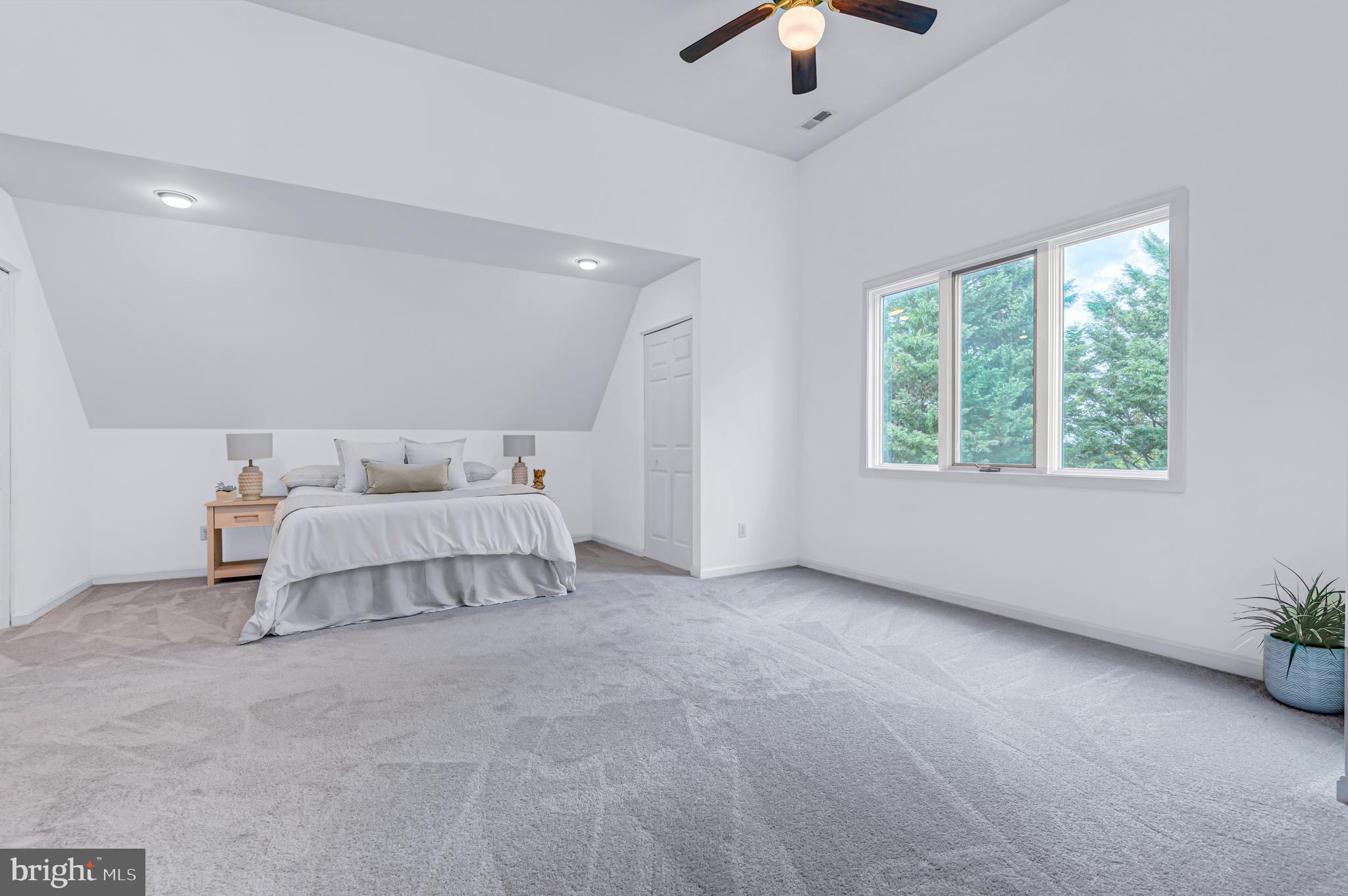 LOCUST HILL ESTATES - Residential