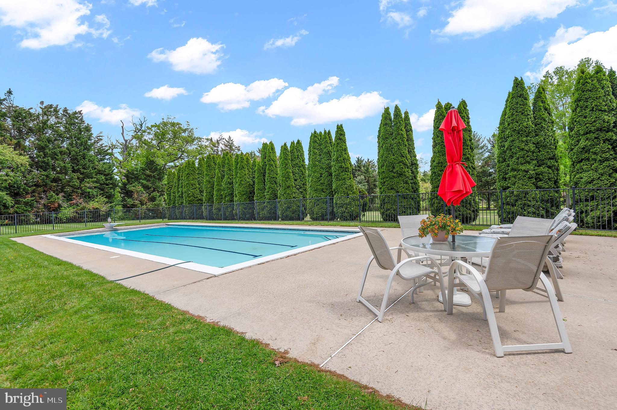 LOCUST HILL ESTATES - Residential