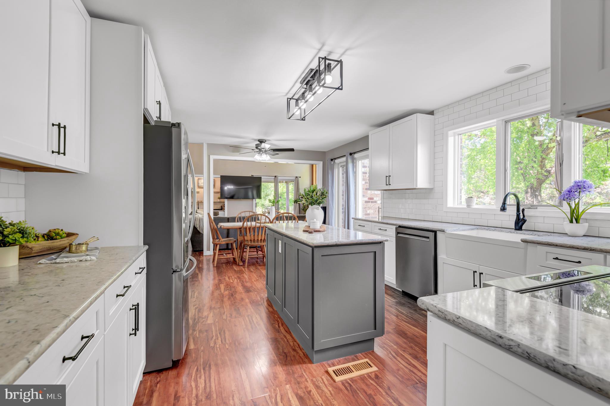 LOCUST HILL ESTATES - Residential