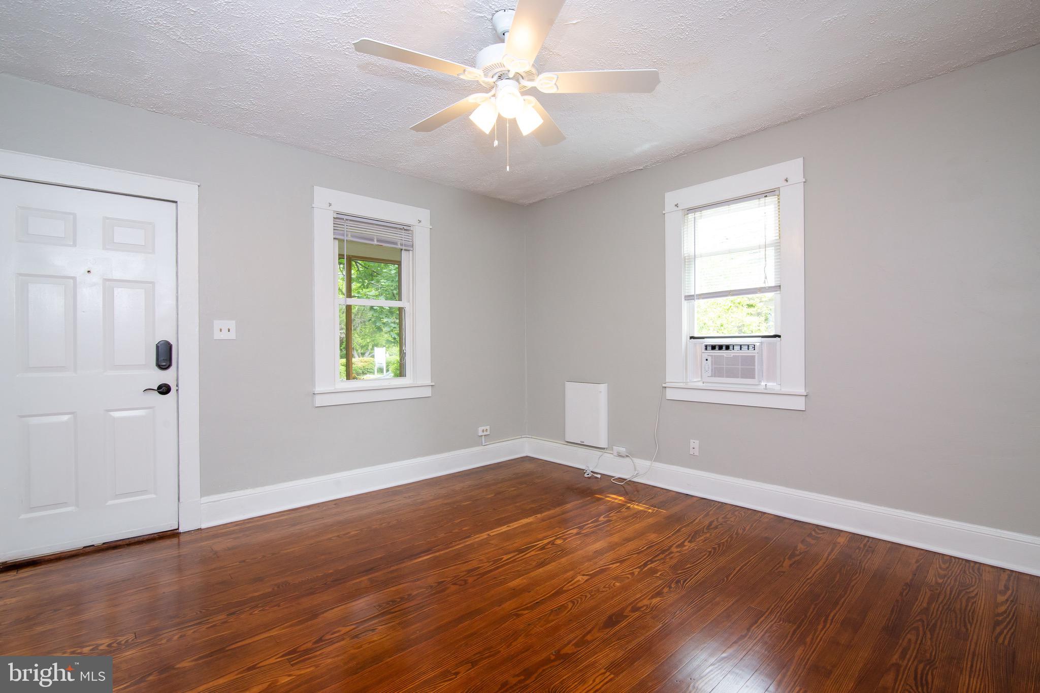 EASTPORT - Residential Lease