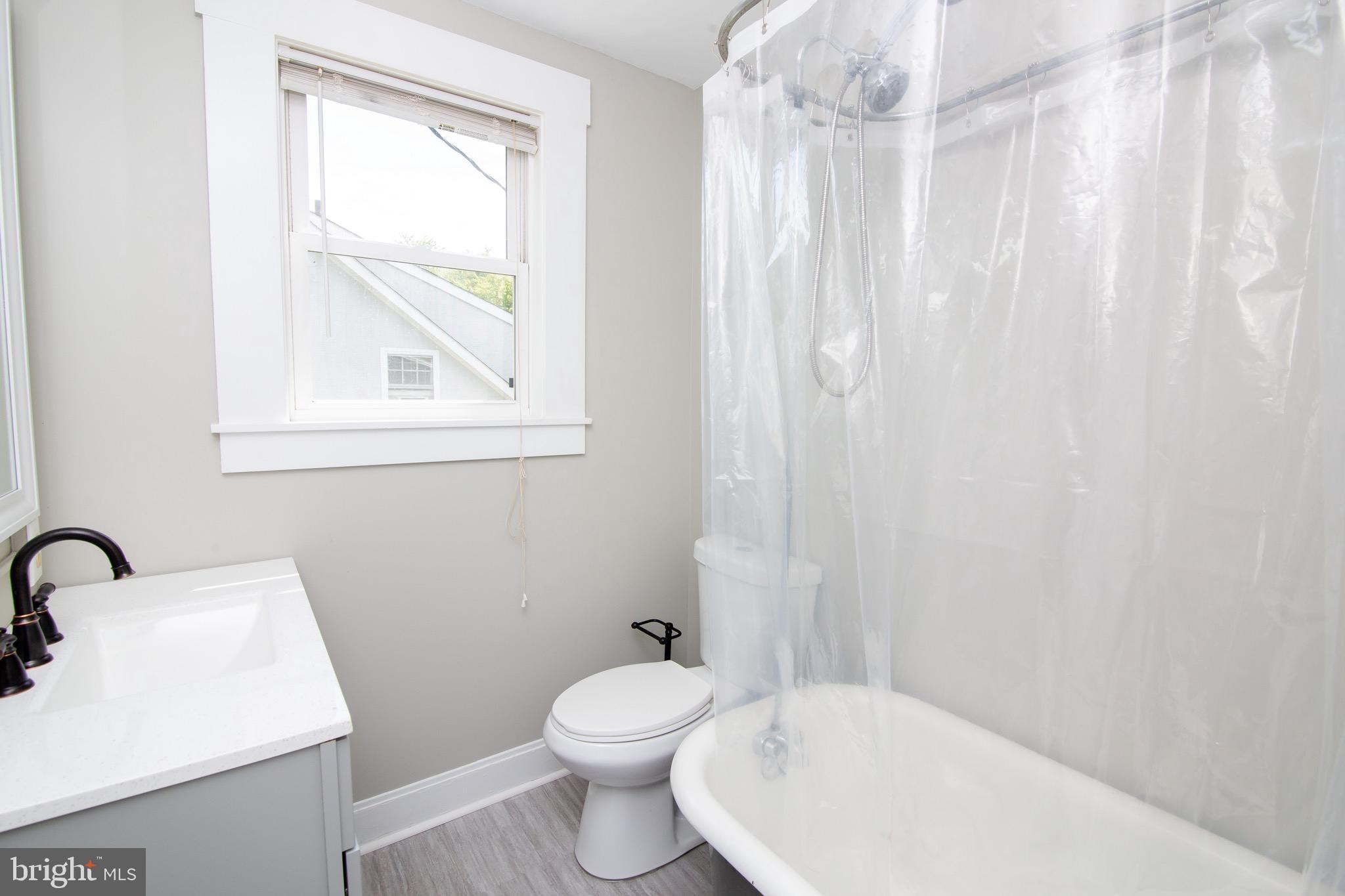 EASTPORT - Residential Lease