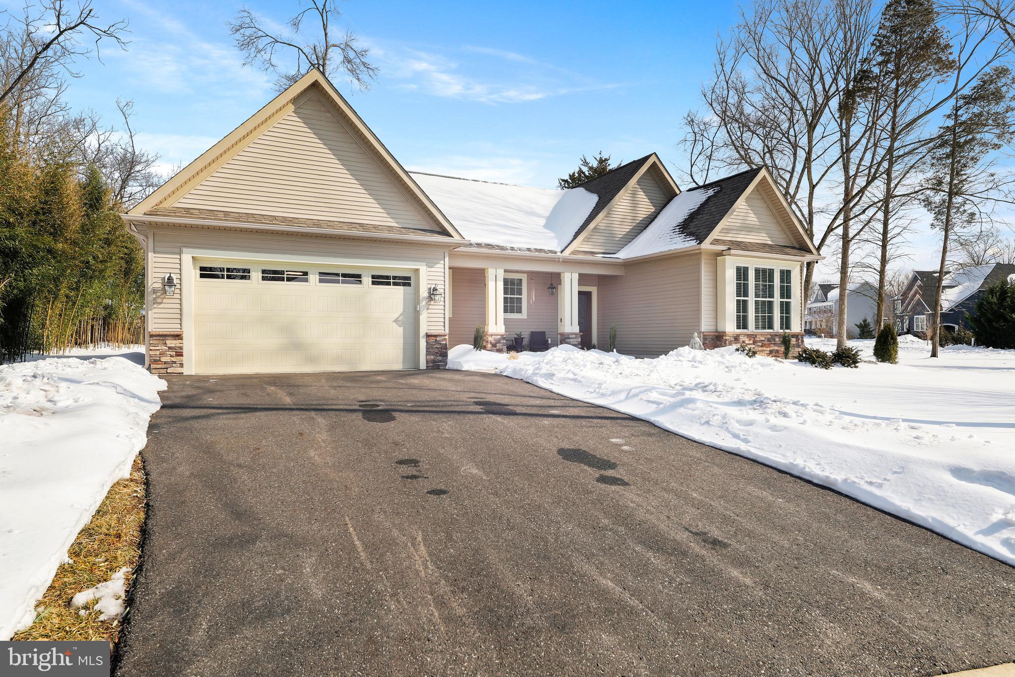 5 ACRES AND INDEPE - Residential