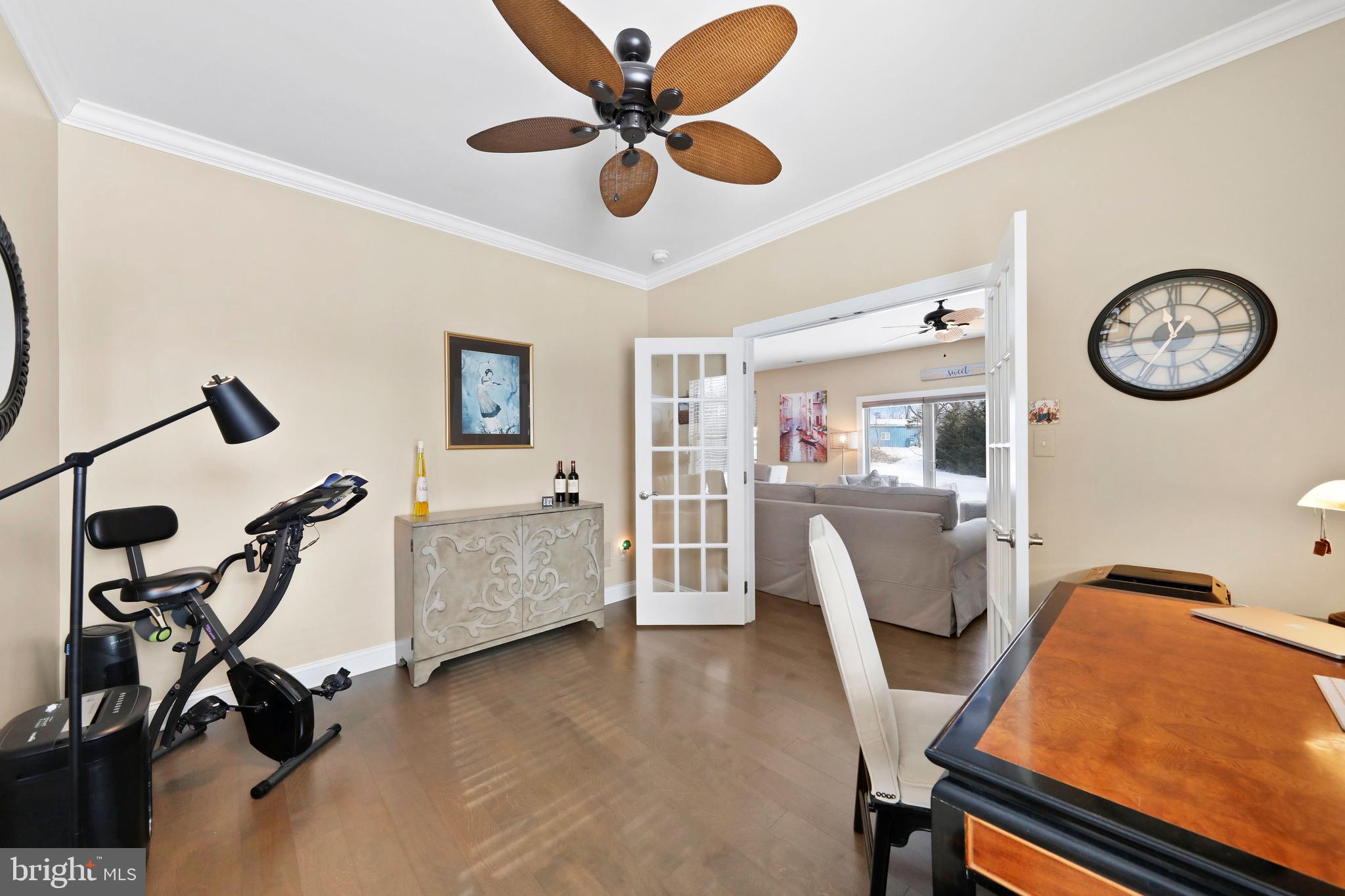 5 ACRES AND INDEPE - Residential