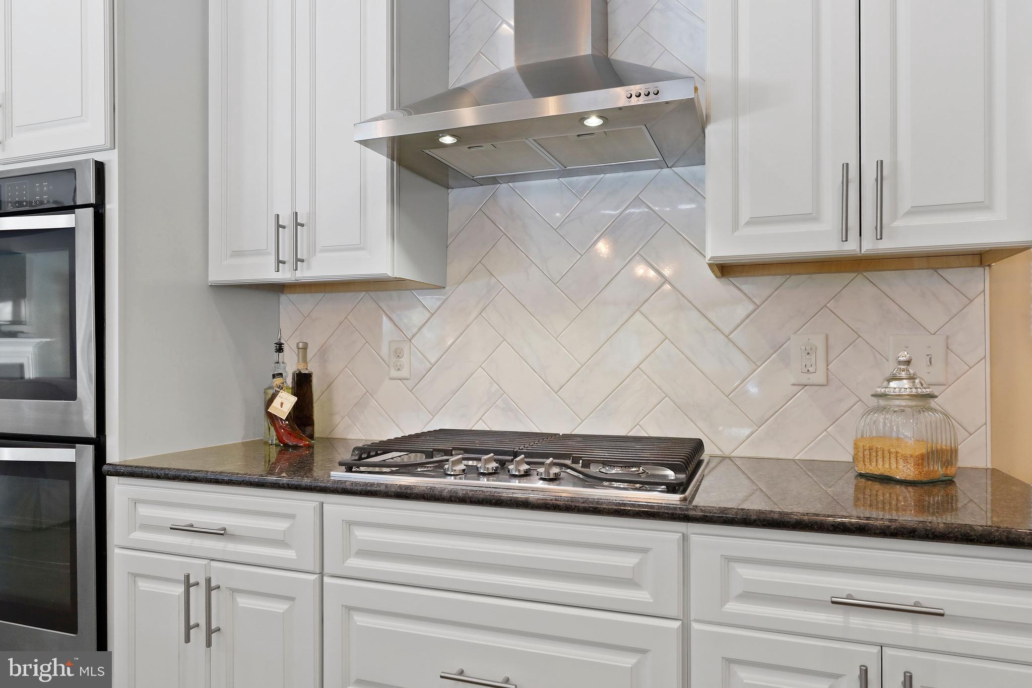 5 ACRES AND INDEPE - Residential