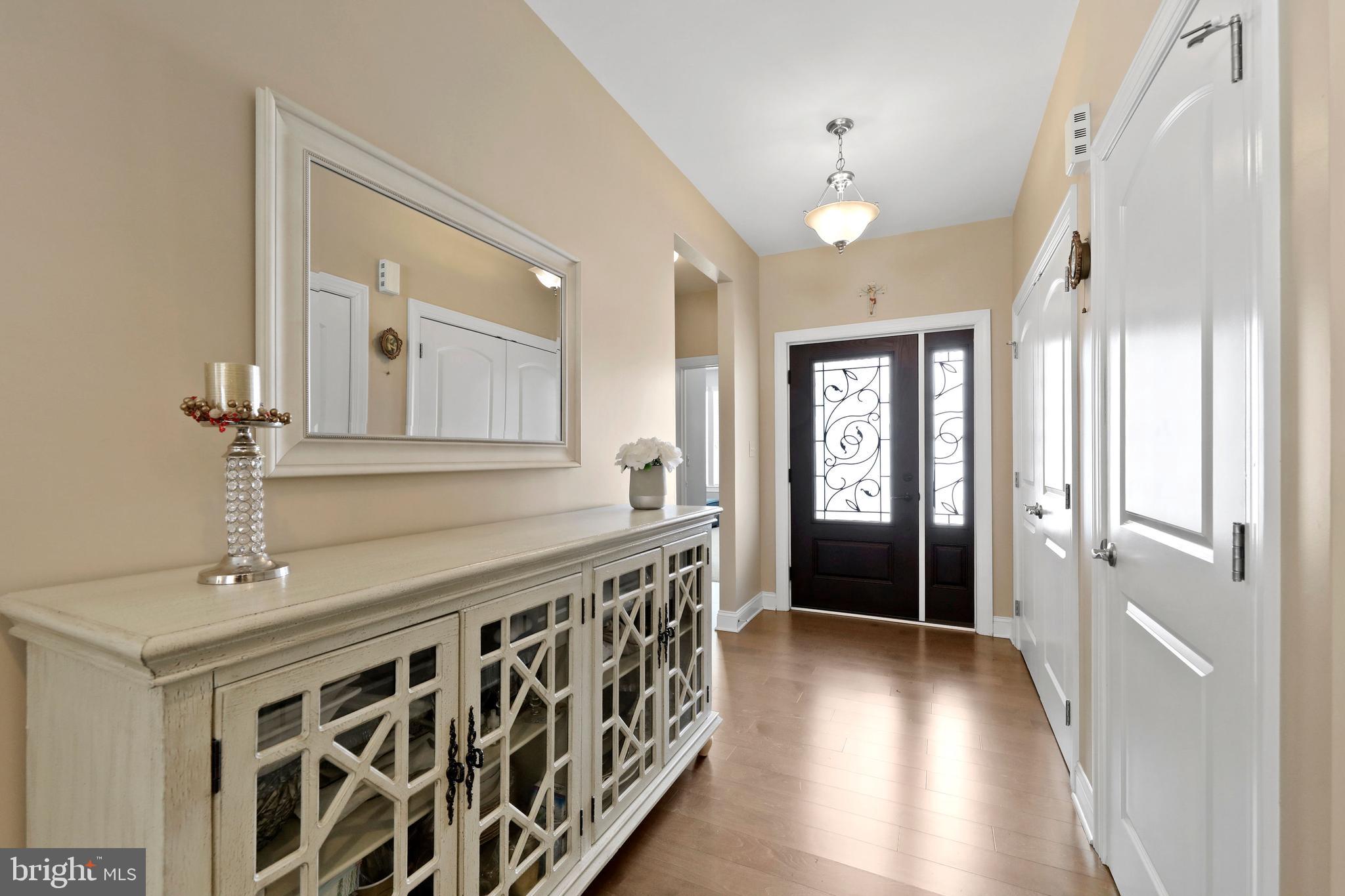 5 ACRES AND INDEPE - Residential