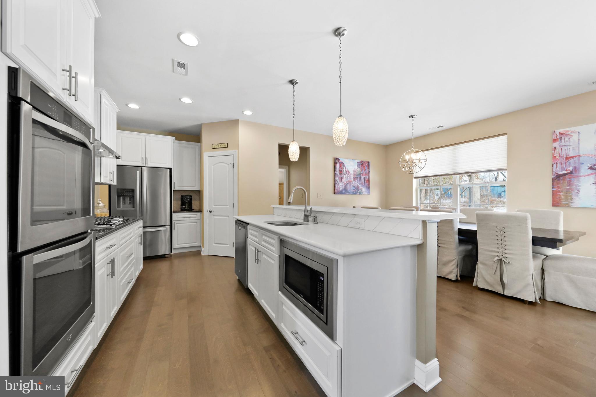 5 ACRES AND INDEPE - Residential