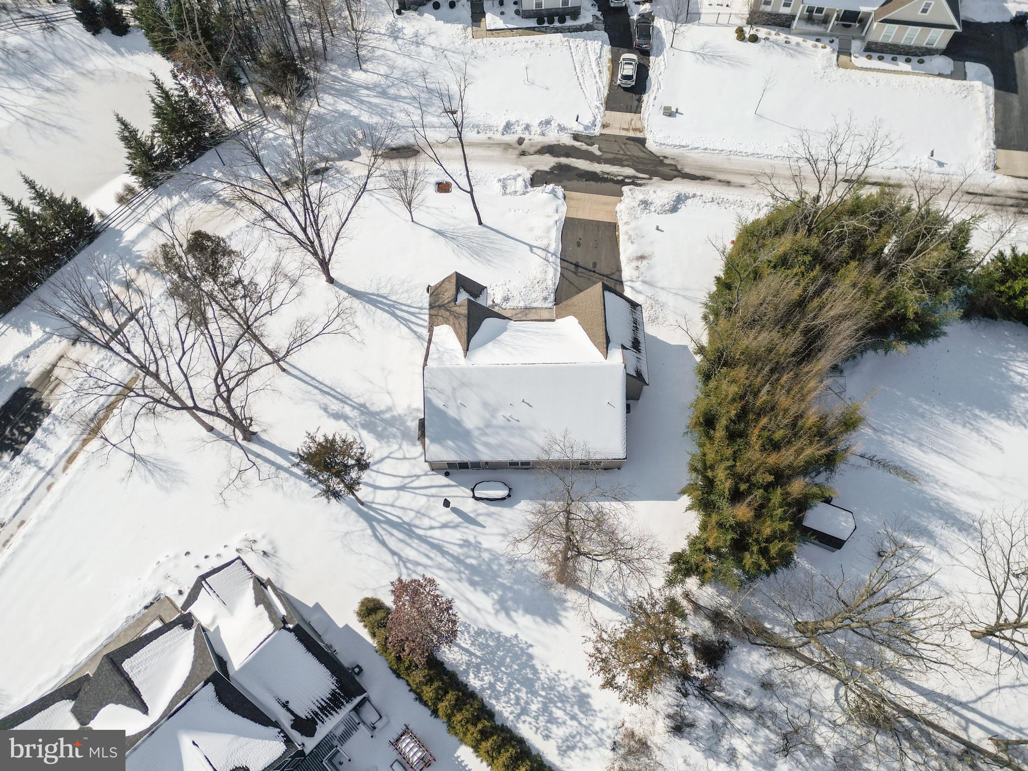 5 ACRES AND INDEPE - Residential