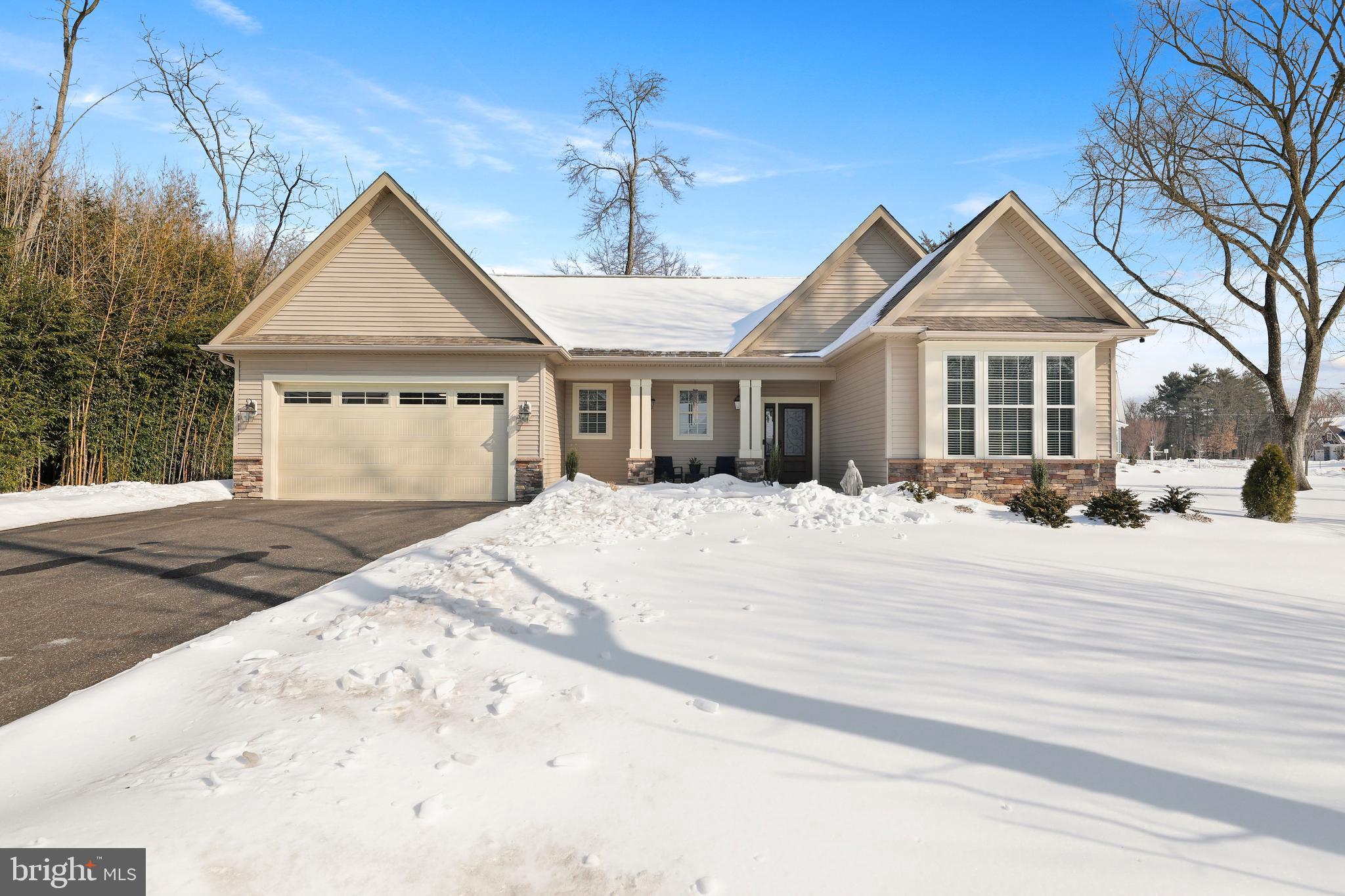 5 ACRES AND INDEPE - Residential