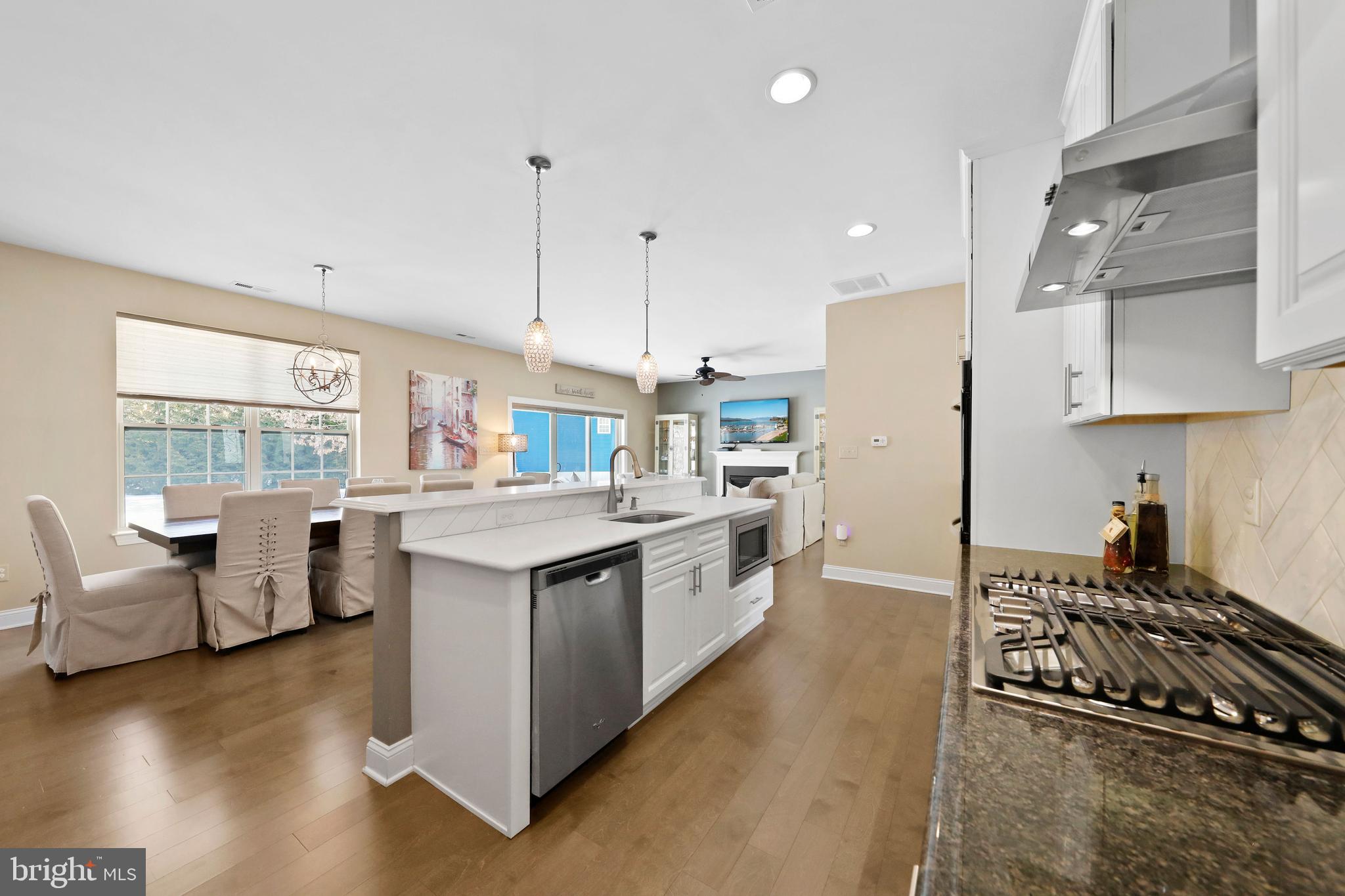 5 ACRES AND INDEPE - Residential