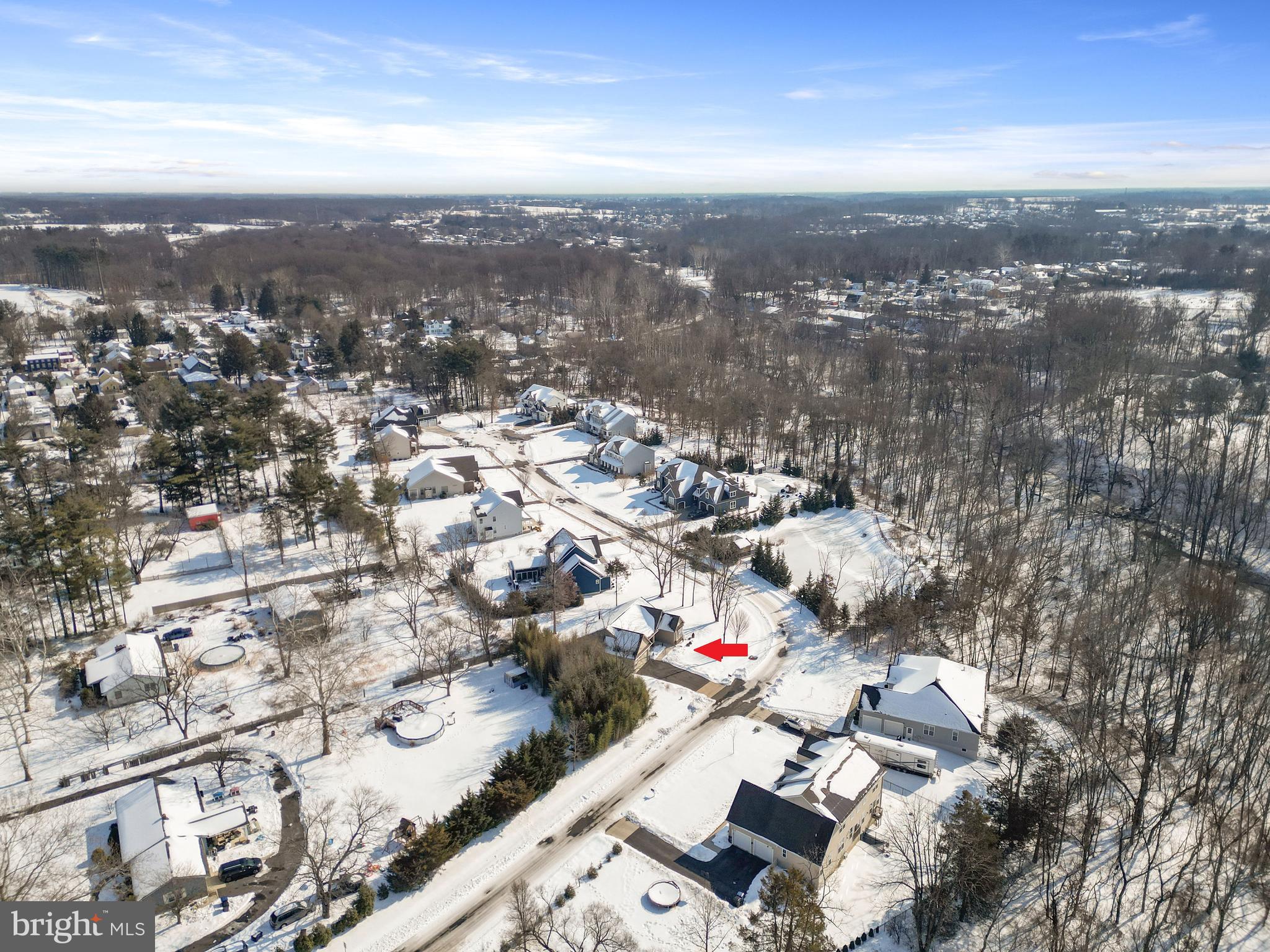 5 ACRES AND INDEPE - Residential