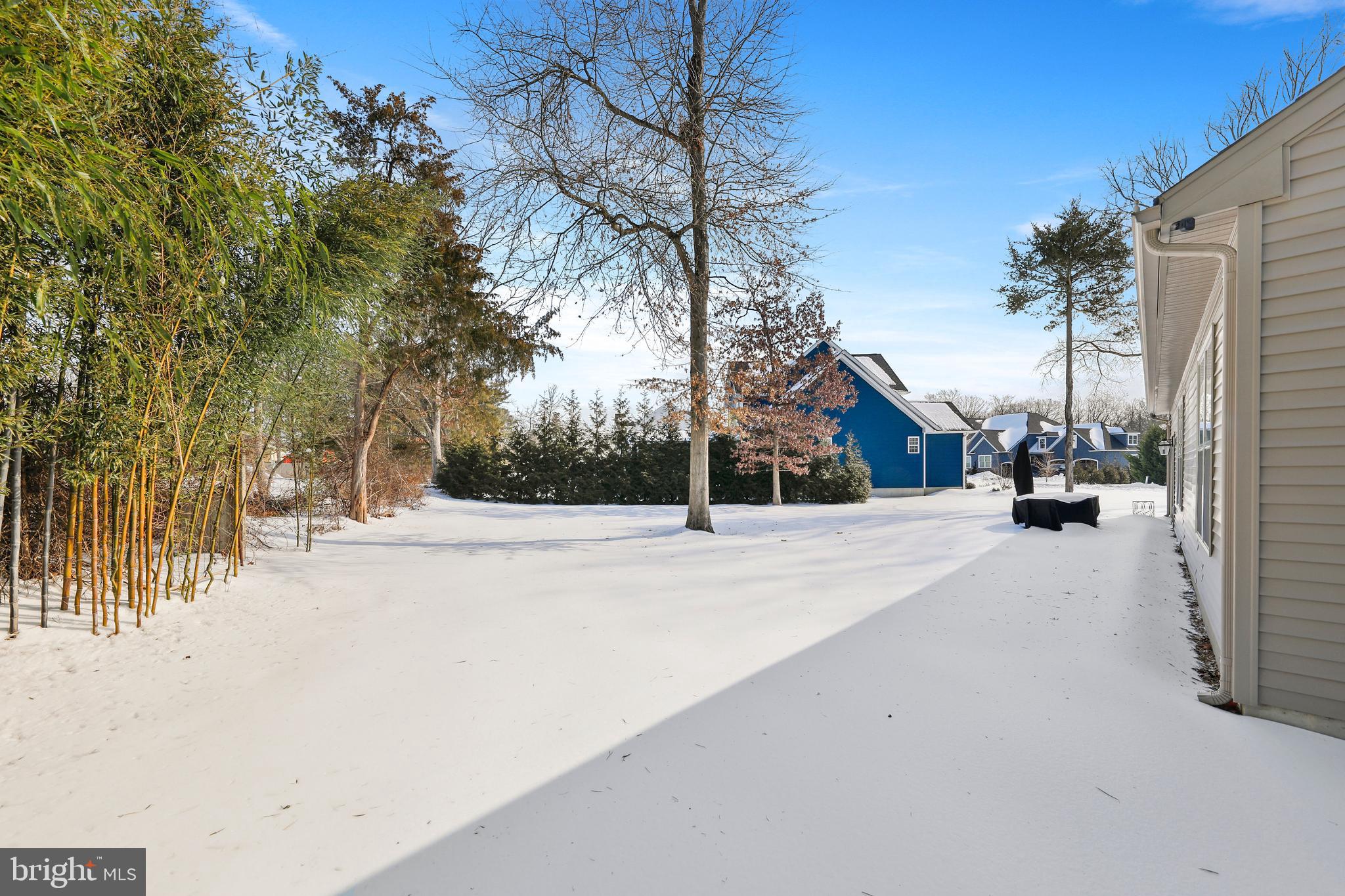 5 ACRES AND INDEPE - Residential