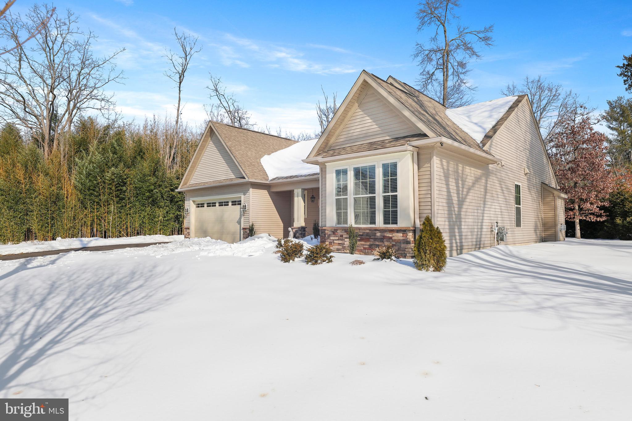 5 ACRES AND INDEPE - Residential