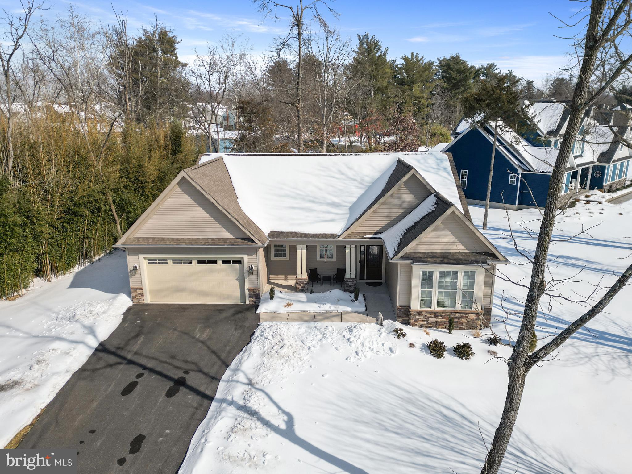 5 ACRES AND INDEPE - Residential