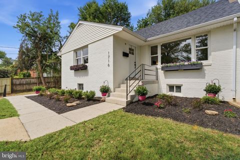 Photo of 1716 Macon Street, MCLEAN, VA 22101 (MLS # VAFX2324654)