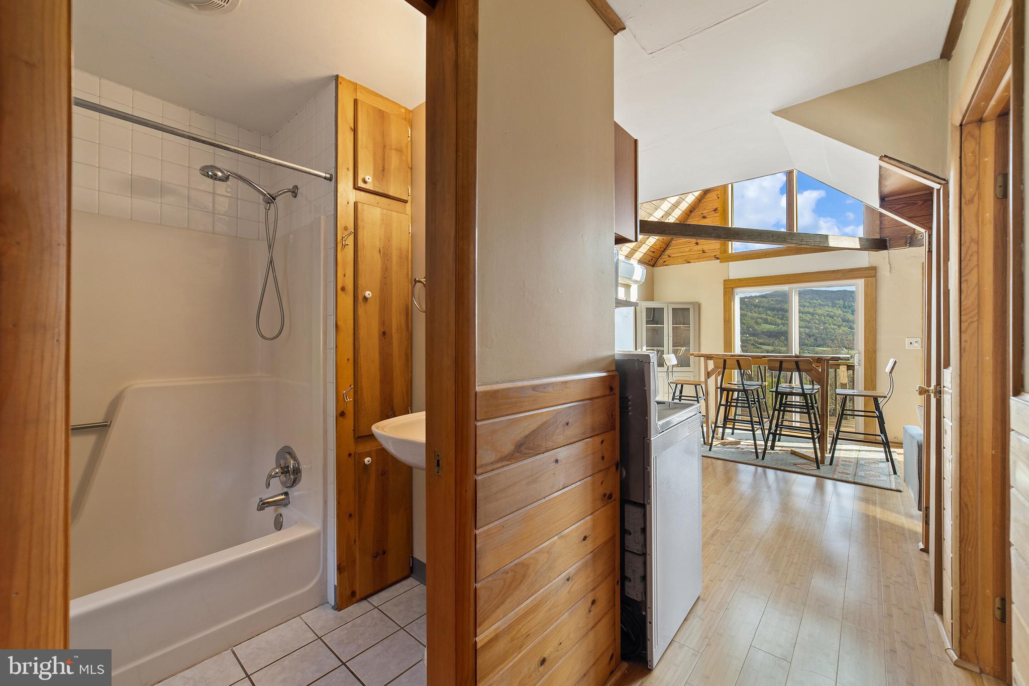 APPLE MT LAKE - Residential