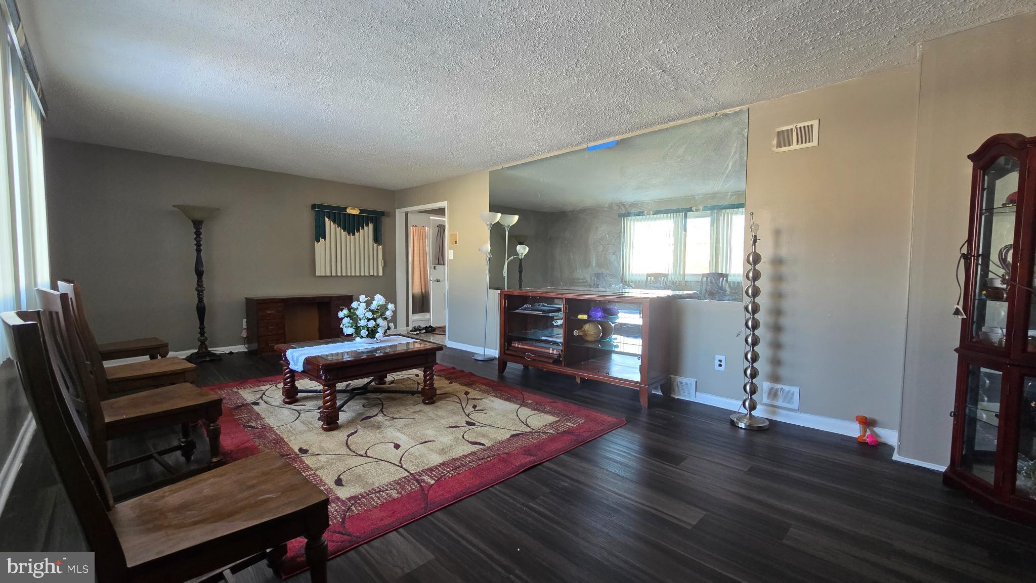 PINE VALLEY - Residential