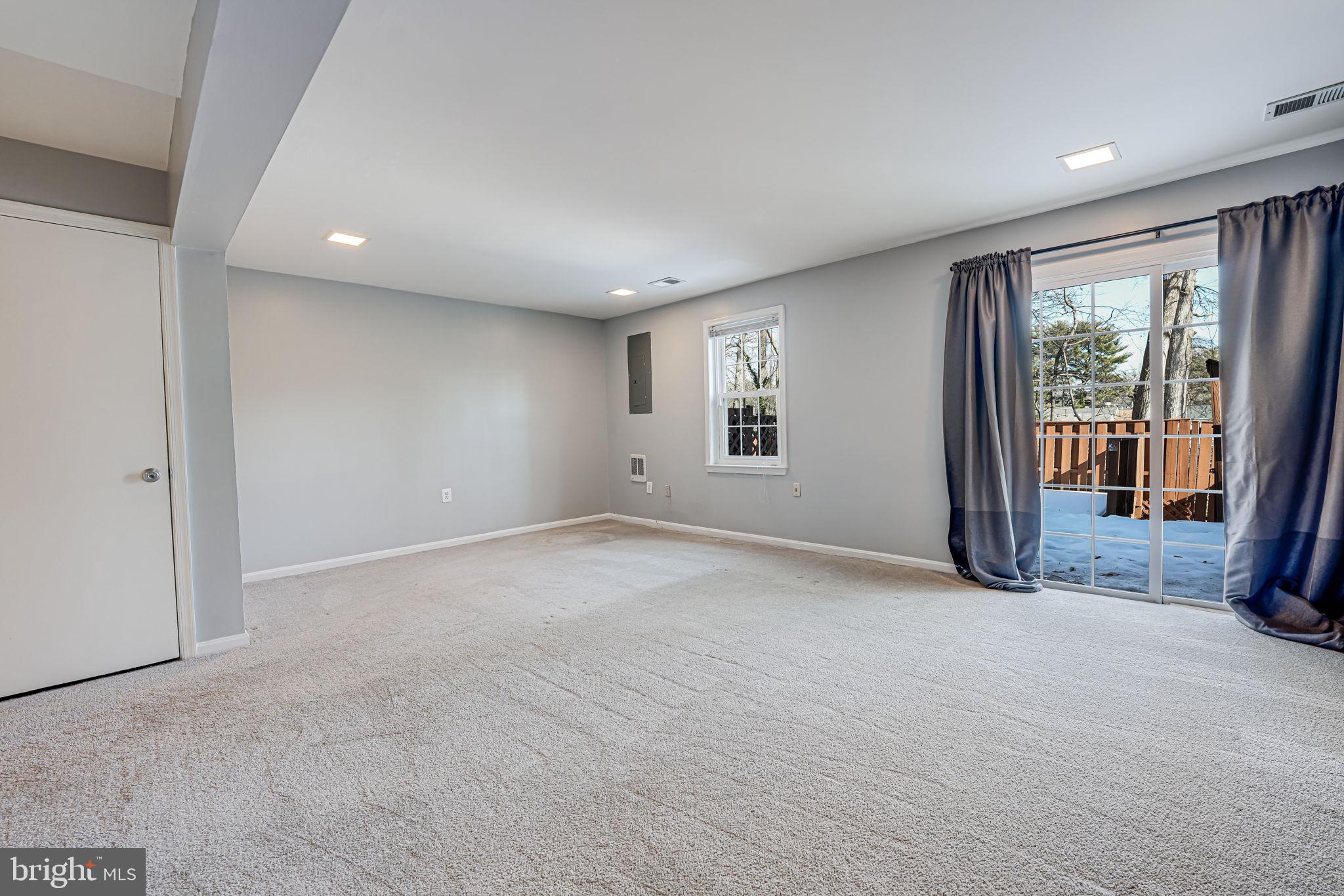 CROWNLEIGH - Residential