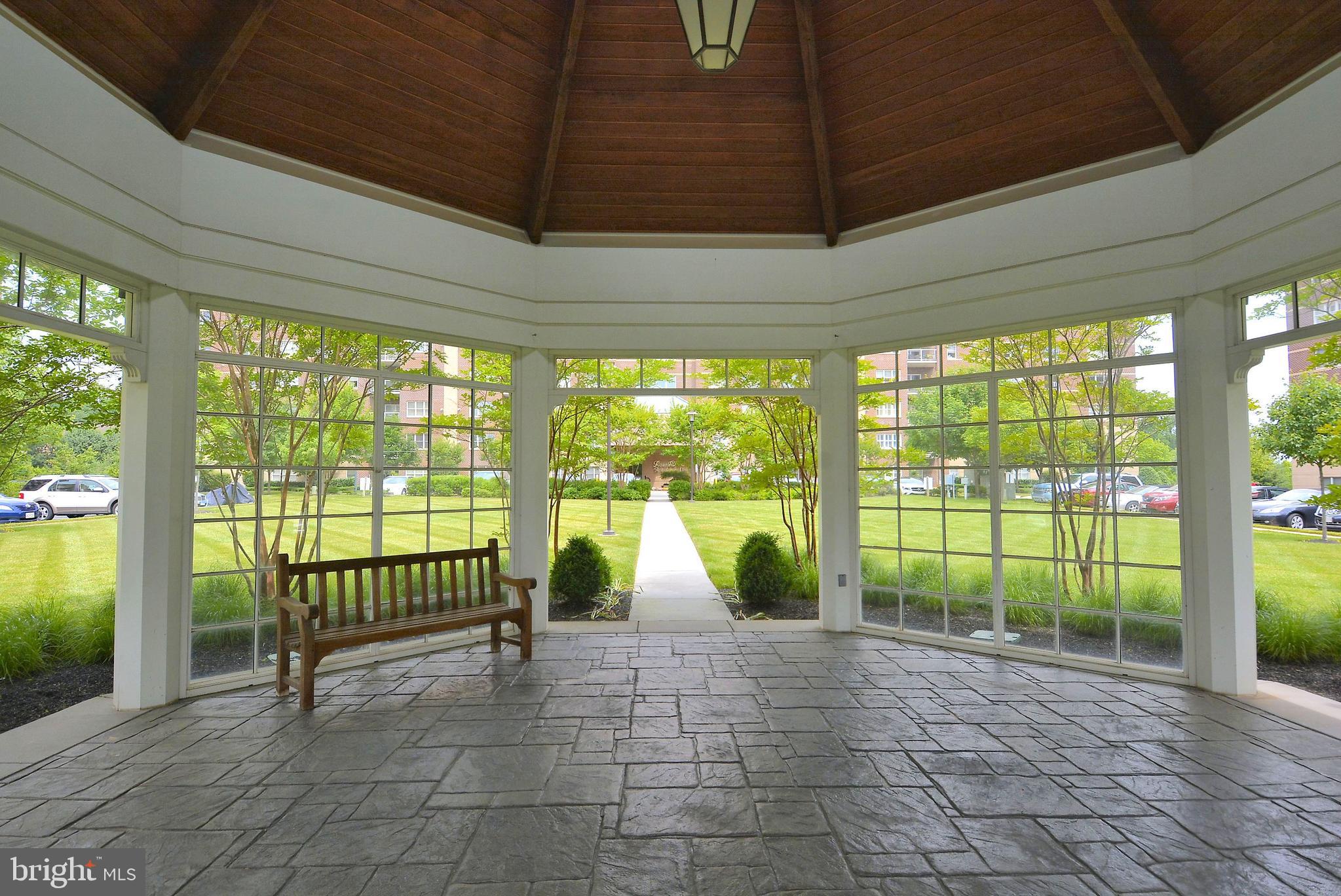 ROUNDWOOD RIDGE - Residential