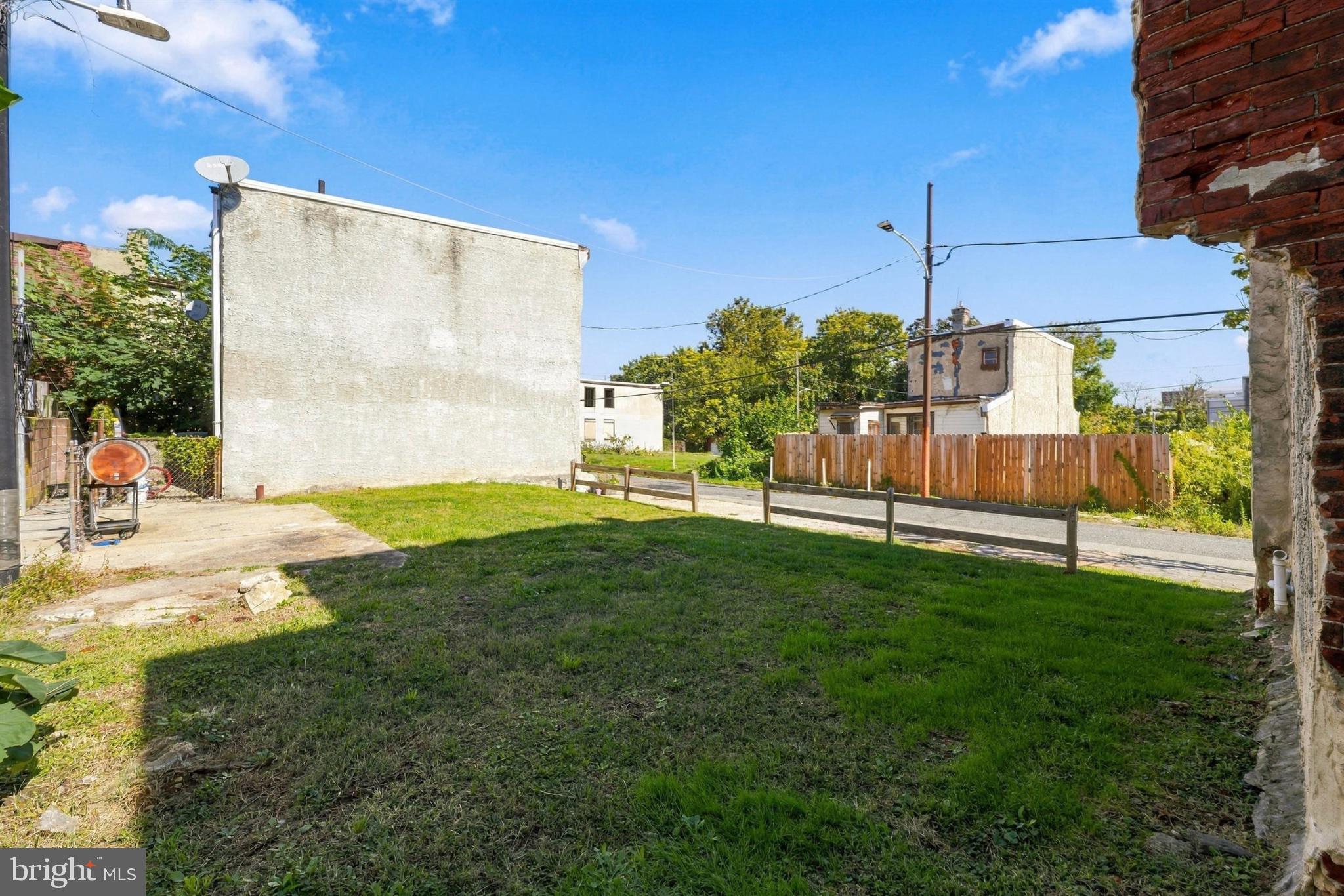 2422 N MOLE STREET