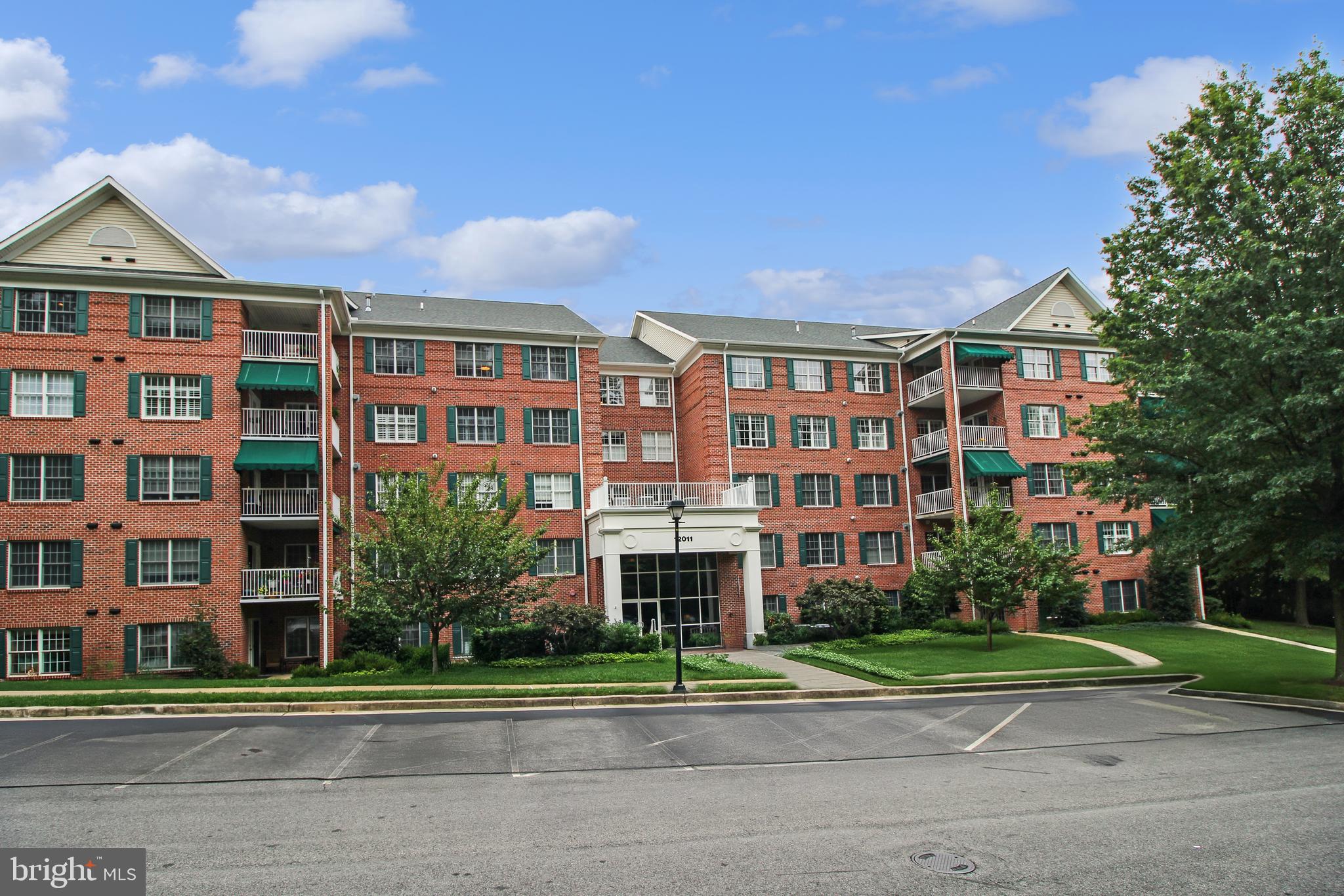 Beautiful, Totally Turnkey 1st Floor Condo!! Fantastic location in quiet community & nature setting!
2 Bedroom / 2 Bath Main Level Living! *Spacious Eat-In Kitchen *Premium Bertazzoni Refrigerator & 5 Burner Gas Range - Like New *Gorgeous Granite Countertops *Classy Italian Backsplash *Patio w/Access to Parking Make Grocery Shopping & Pet Care a Breeze *Plantation Shutters Throughout*Hardwood Floors* *Cozy Gas Fireplace & Built-In Shelving*Formal Dining Area *Main Bedroom has Large Walk-In Closet & Full Bath *Gas Heat, Range & Water Heater (2025) * Unit has Main Water Shut Off Upgrade *Very Cozy, Inviting Lobby*Community Faces Open Area w/ Wildlife! Meet one of the owner's favorite visitors- a white deer who resides in the common areas! Hurry....this is going to go quick!! Convenient to shopping, dining, nature trails & easy access to major highways!
