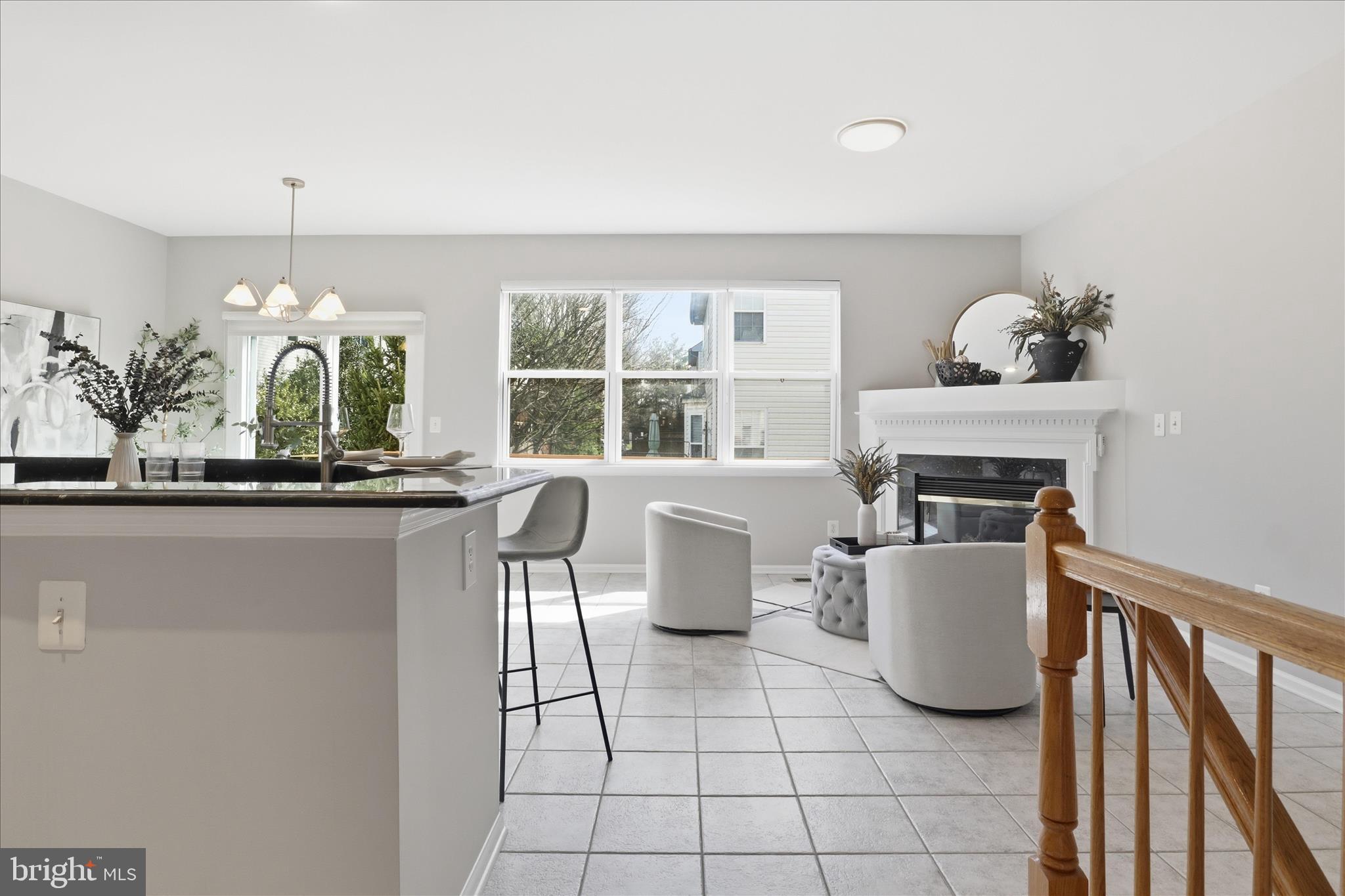 FAIR LAKES COURT - Residential