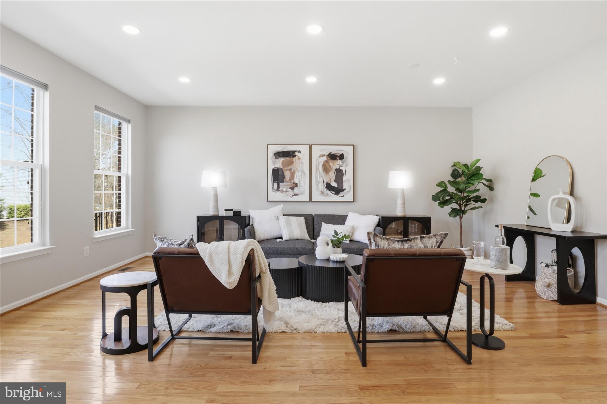 FAIR LAKES COURT - Residential