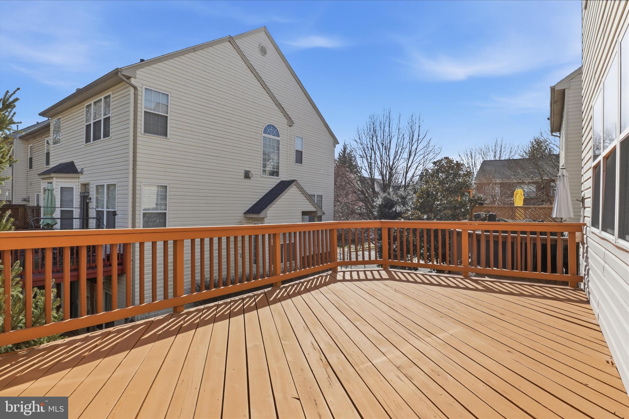 FAIR LAKES COURT - Residential