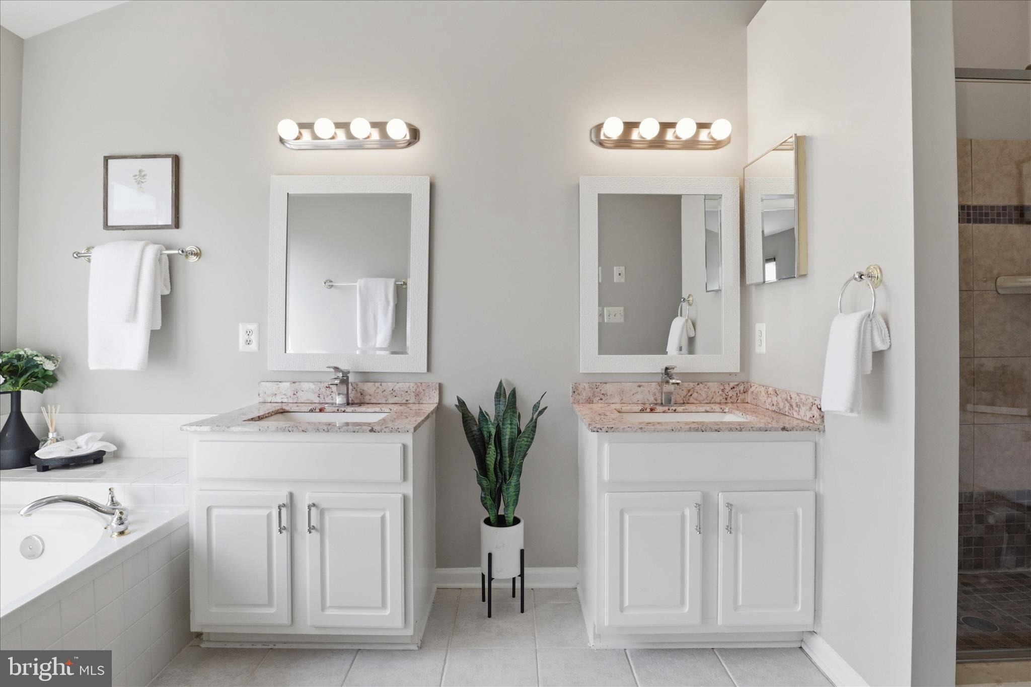 FAIR LAKES COURT - Residential