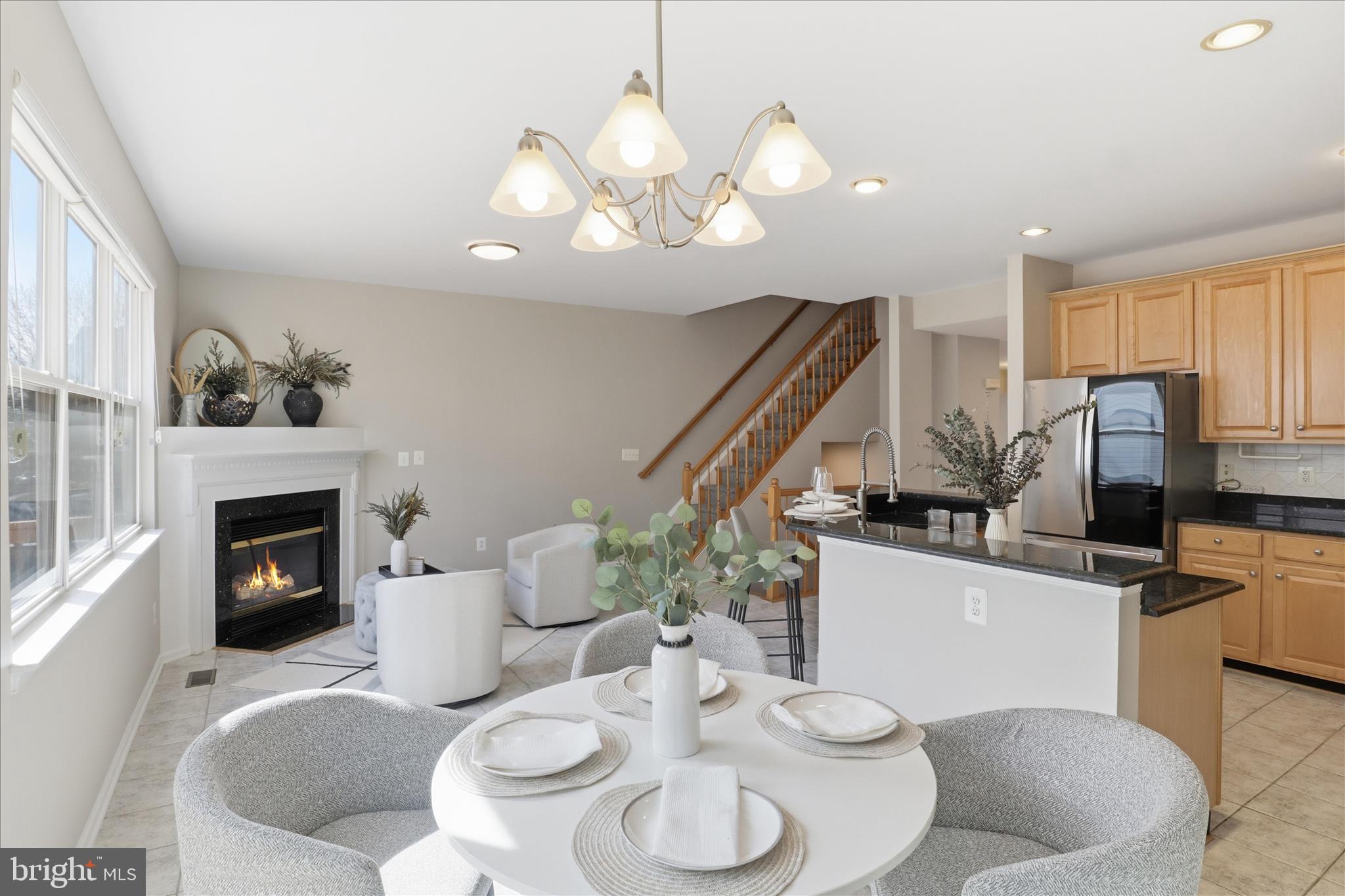 FAIR LAKES COURT - Residential