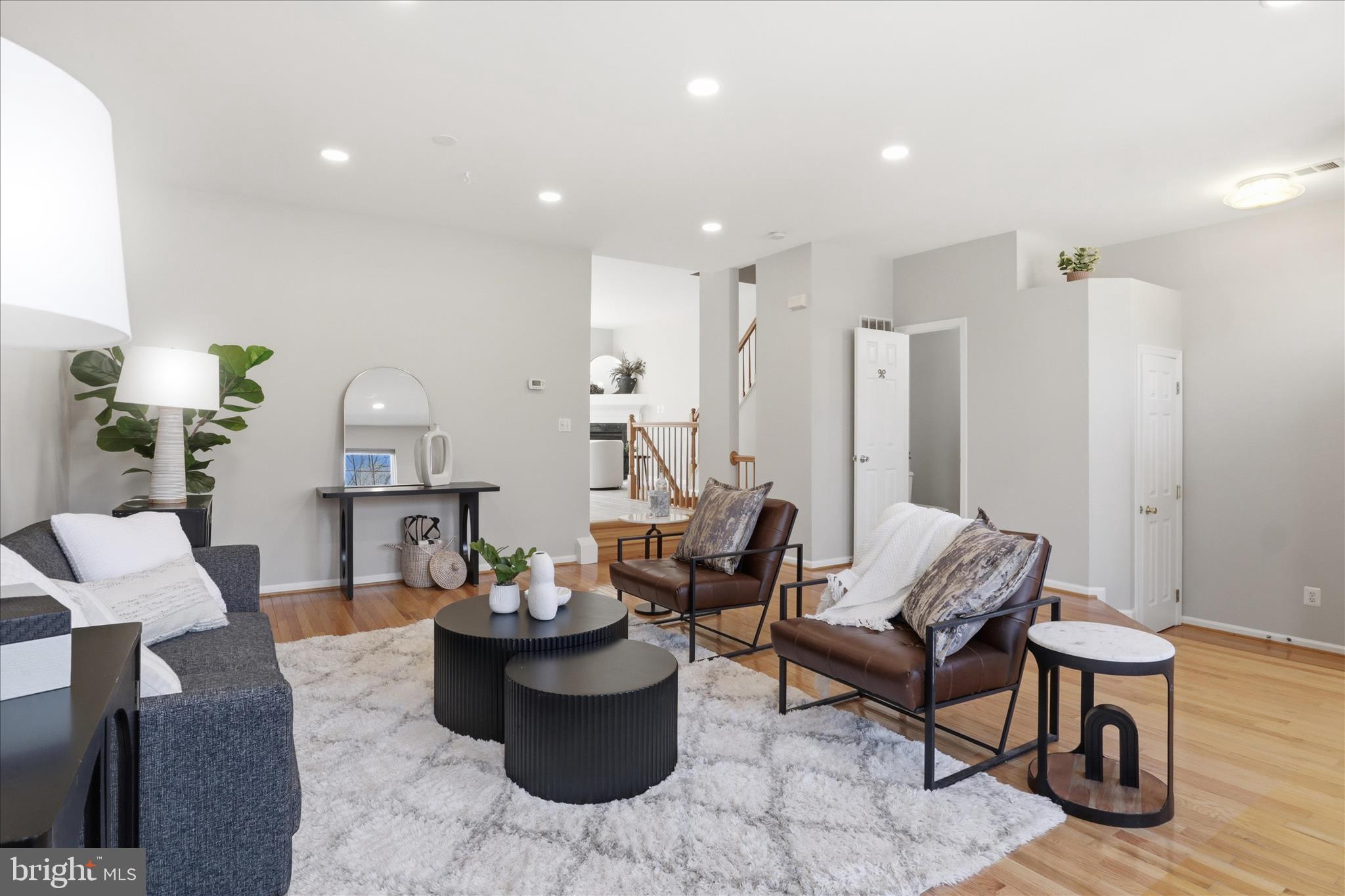 FAIR LAKES COURT - Residential