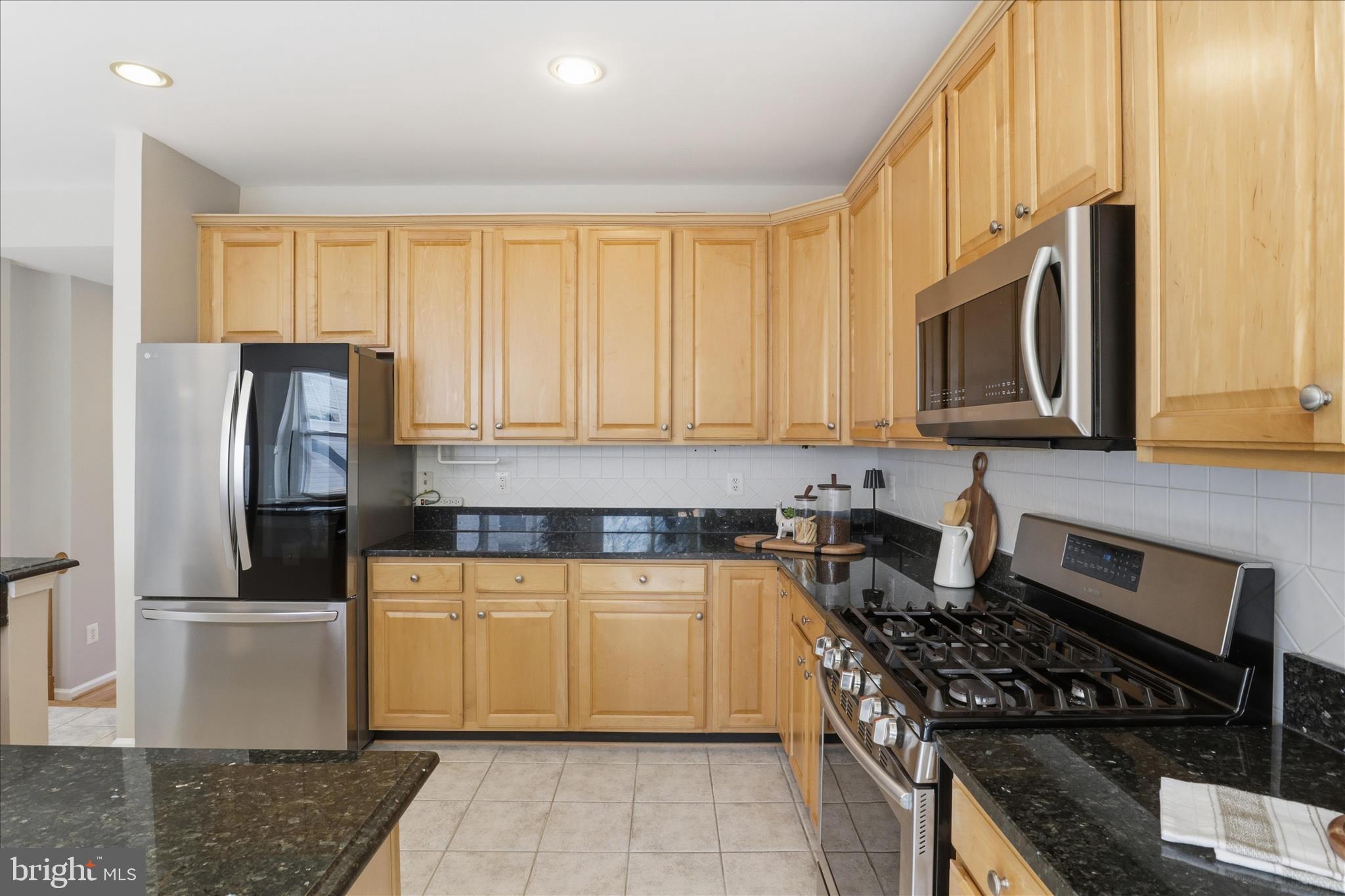 FAIR LAKES COURT - Residential