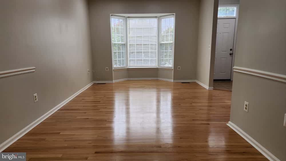 CROFTON VILLAGE - Residential Lease