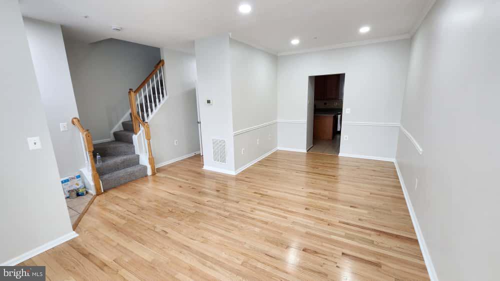 CROFTON VILLAGE - Residential Lease