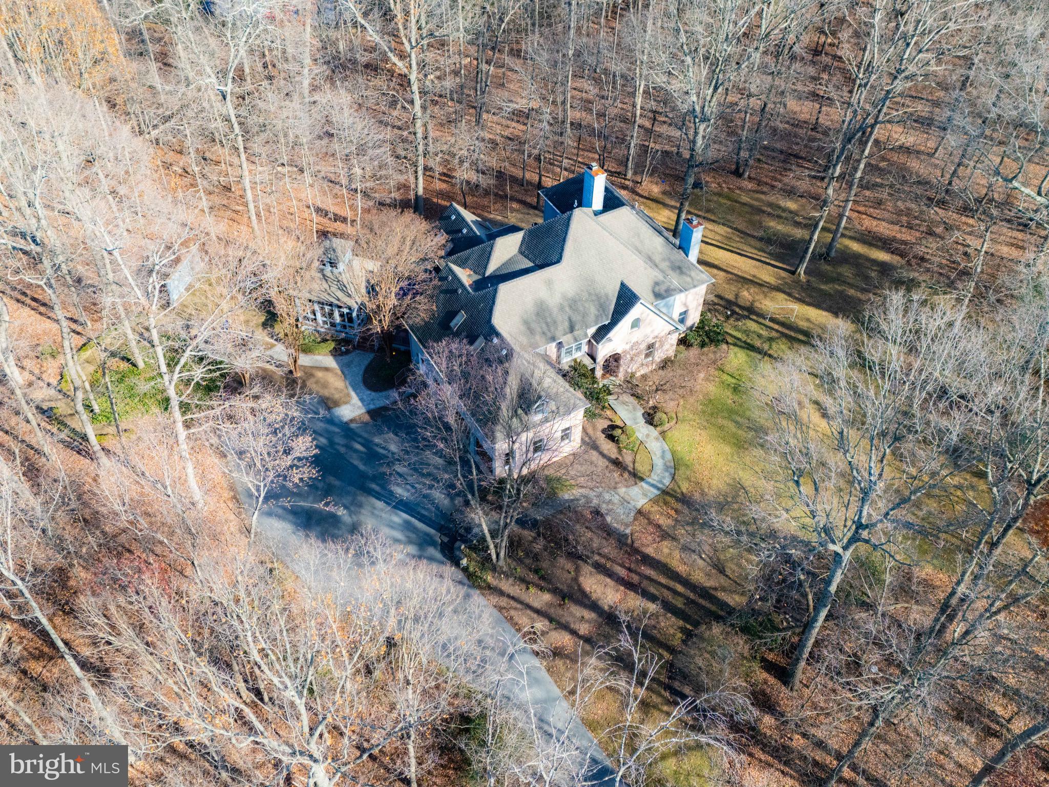 TWELVE HILLS - Residential