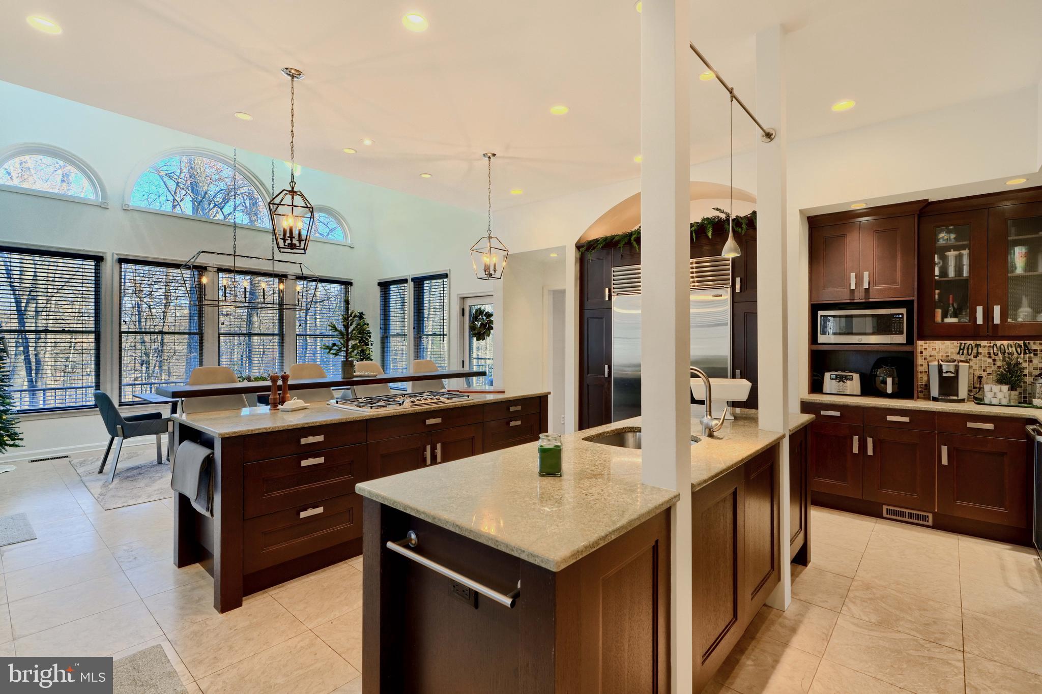 TWELVE HILLS - Residential