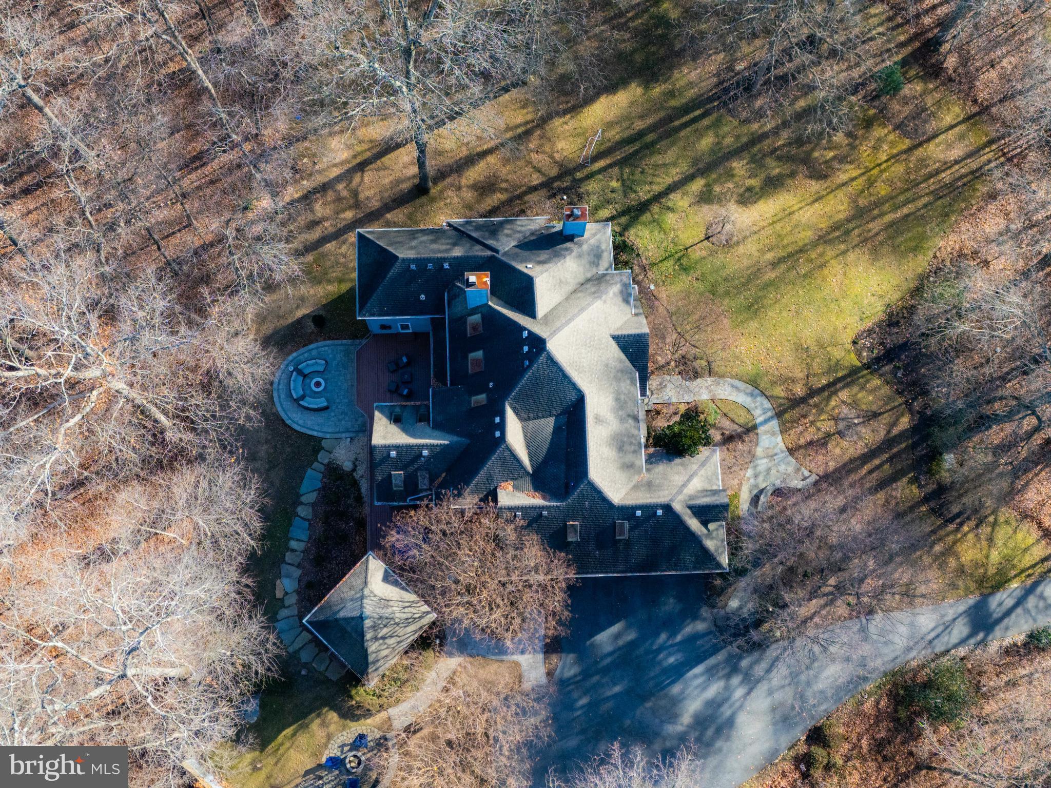 TWELVE HILLS - Residential