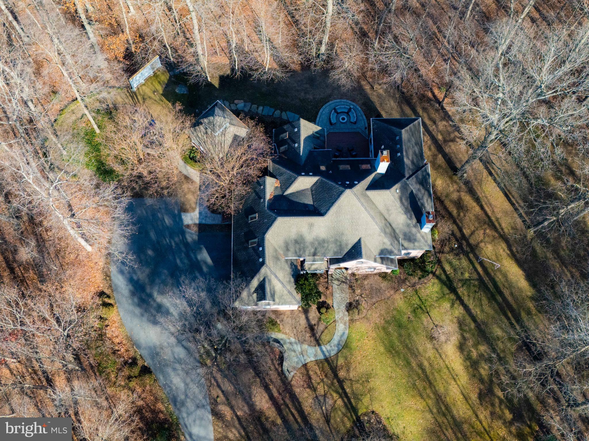 TWELVE HILLS - Residential