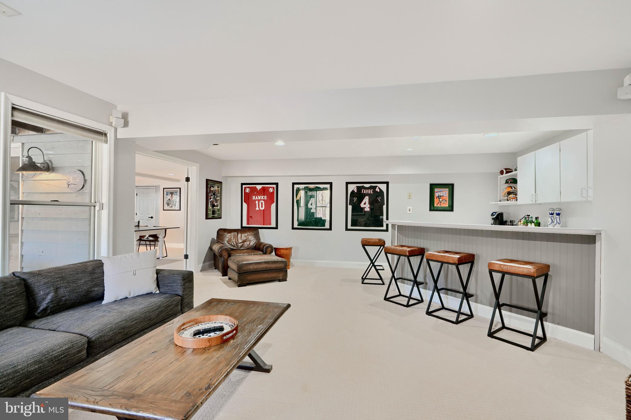 TWELVE HILLS - Residential