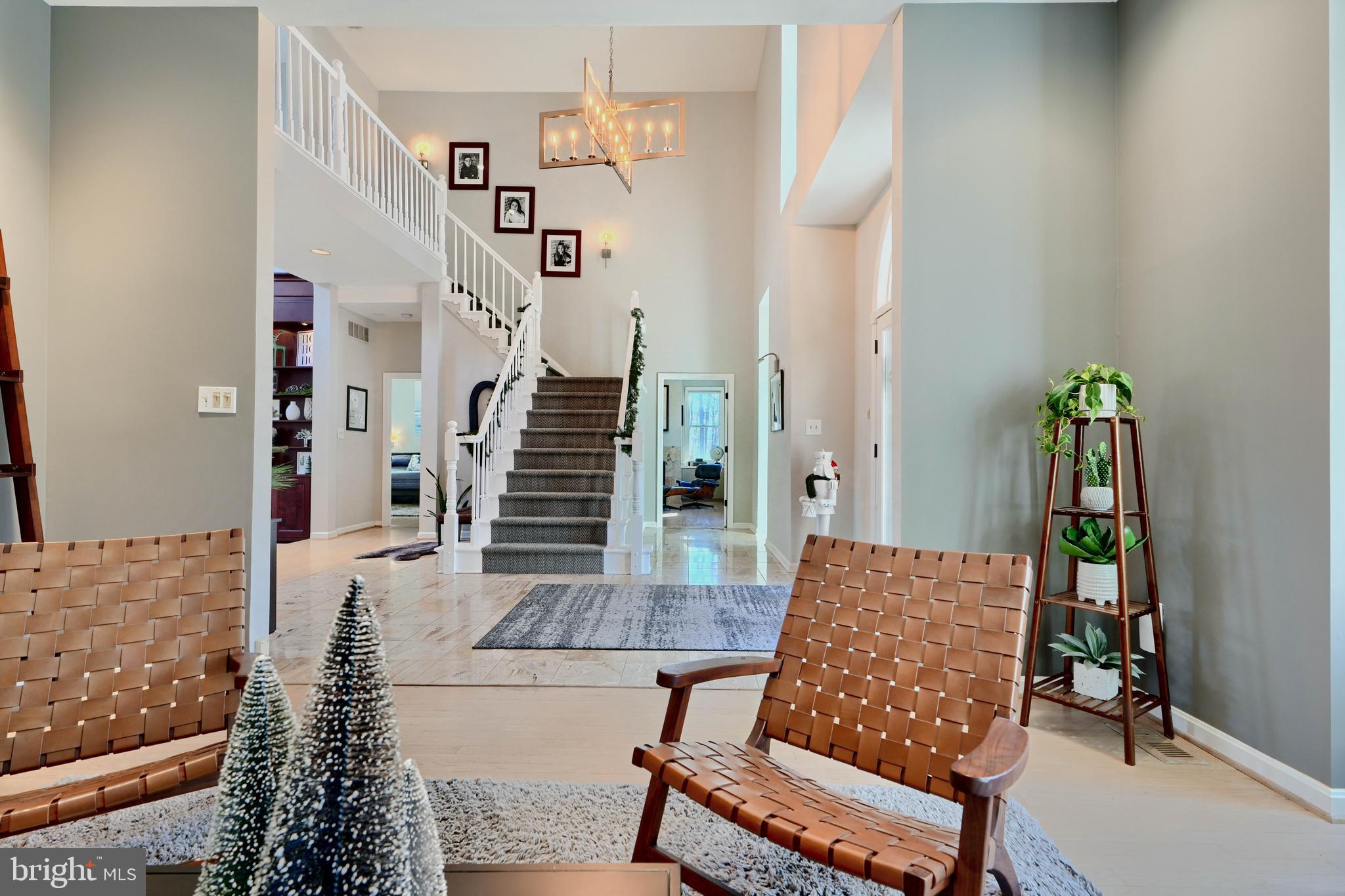 TWELVE HILLS - Residential