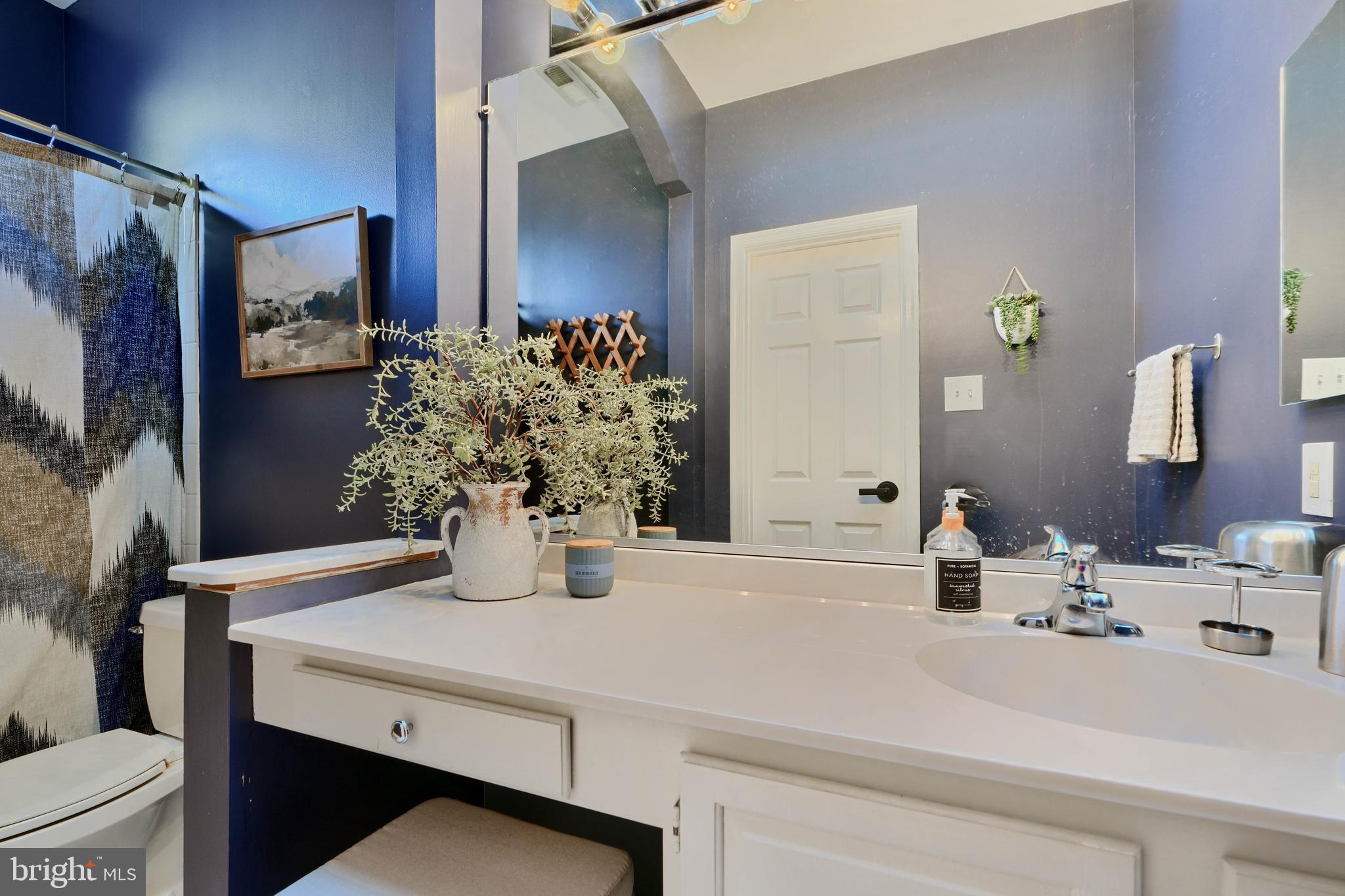 TWELVE HILLS - Residential