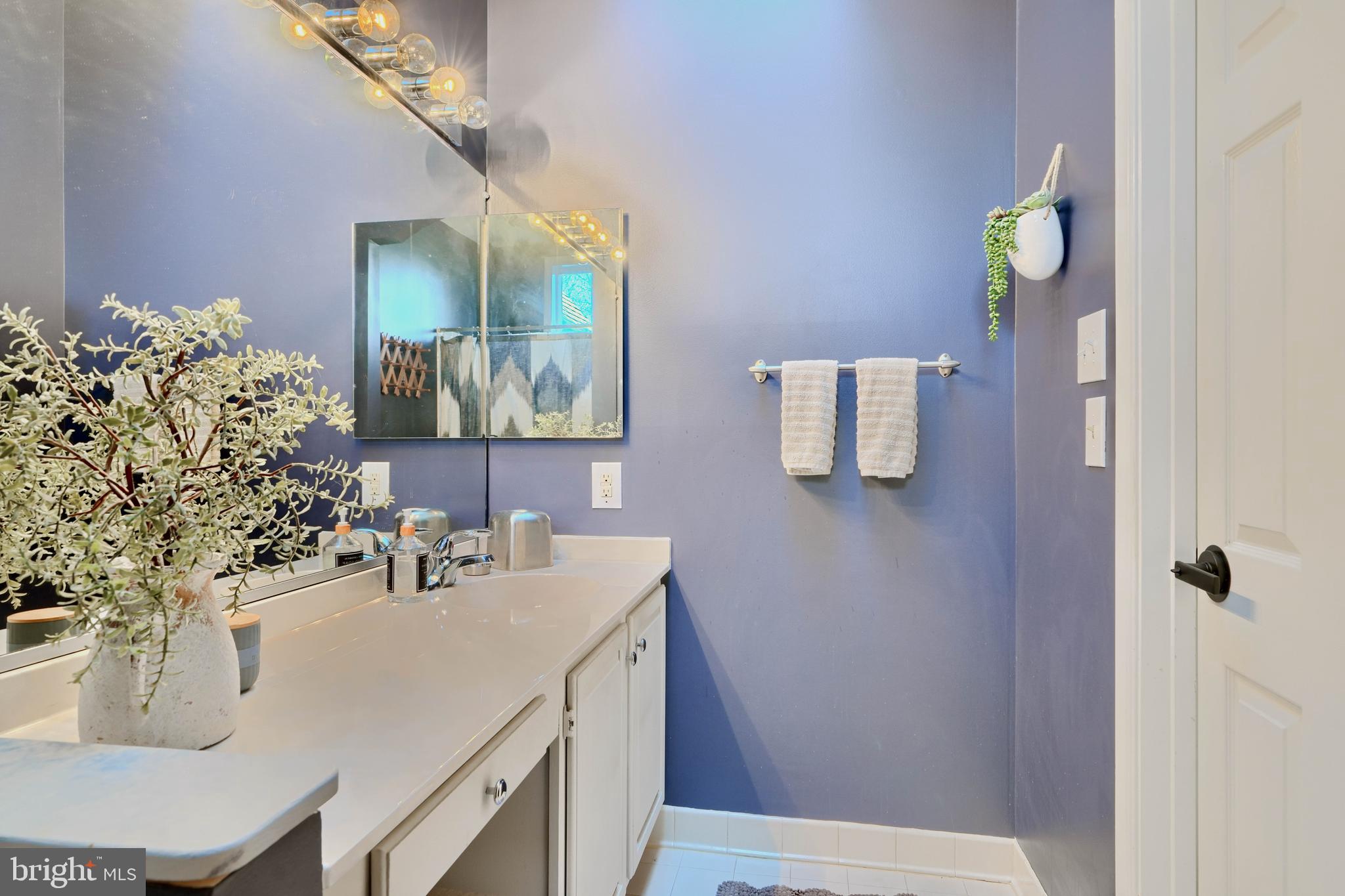 TWELVE HILLS - Residential