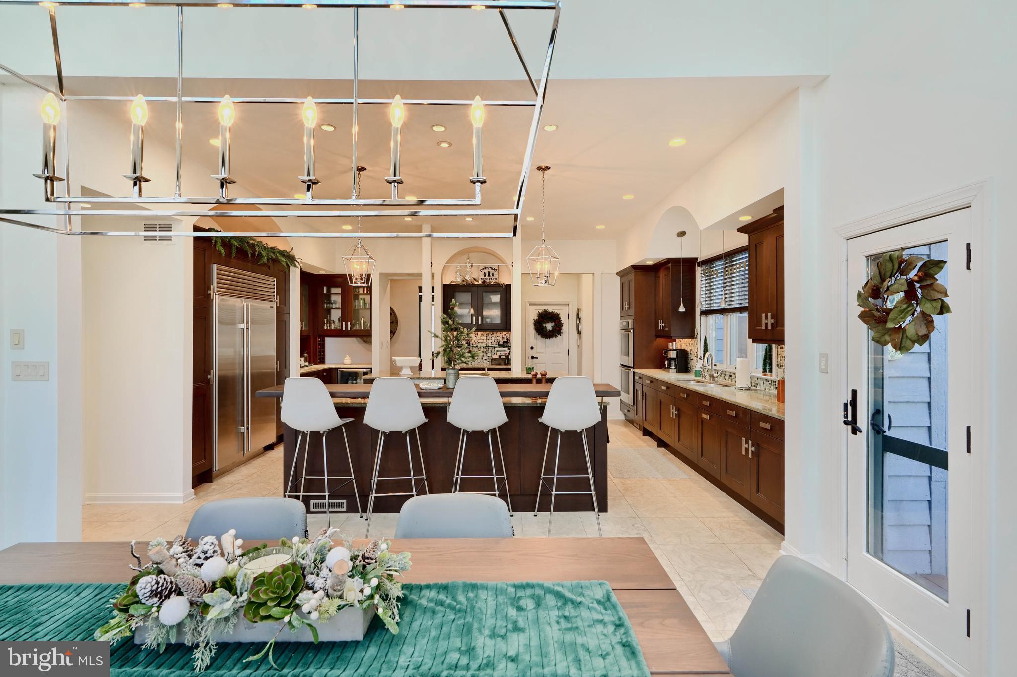 TWELVE HILLS - Residential