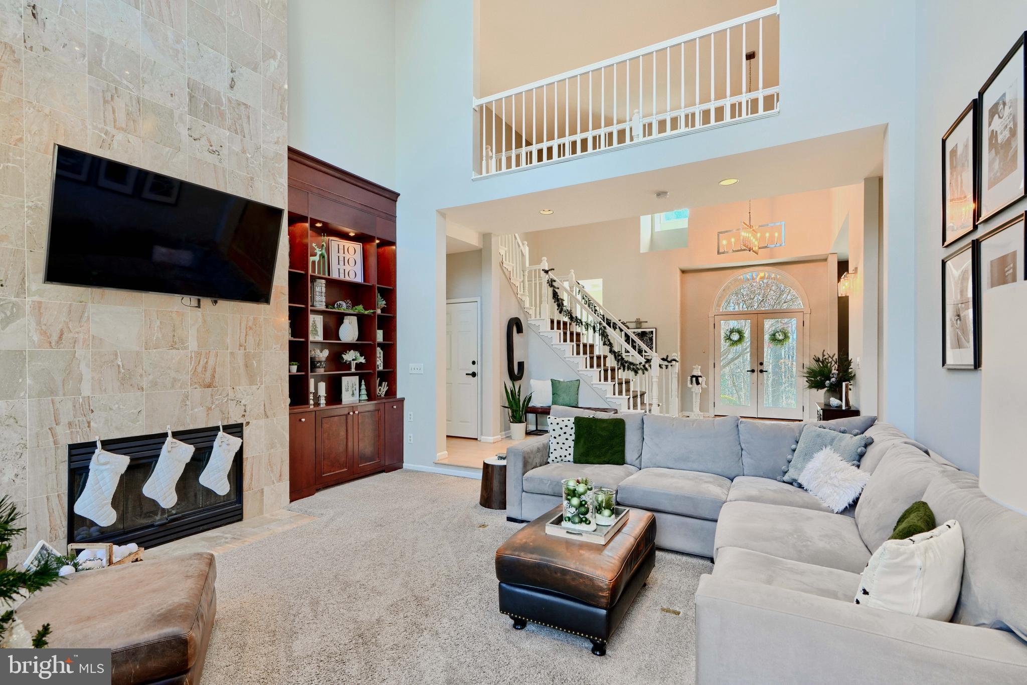 TWELVE HILLS - Residential