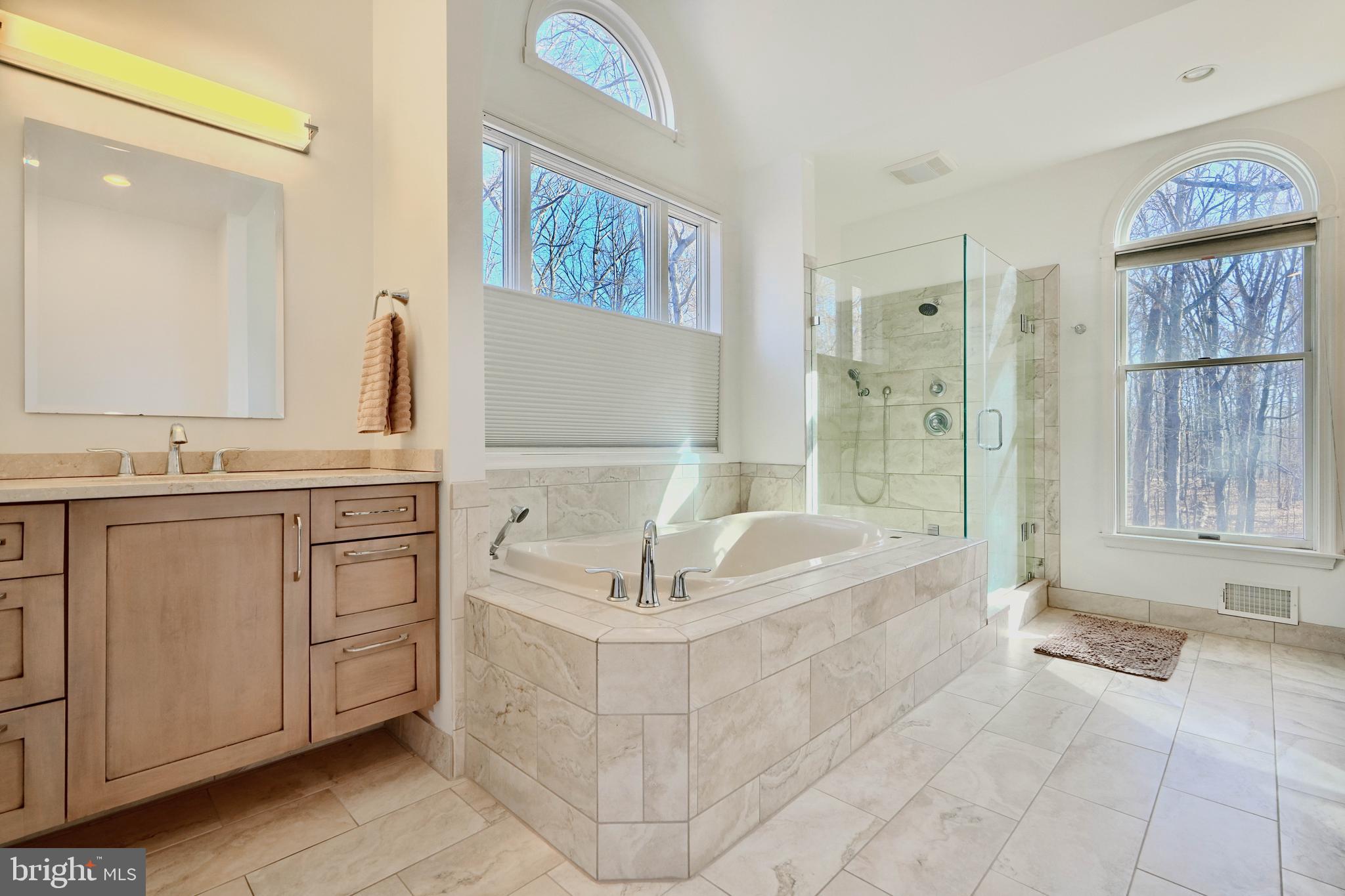 TWELVE HILLS - Residential