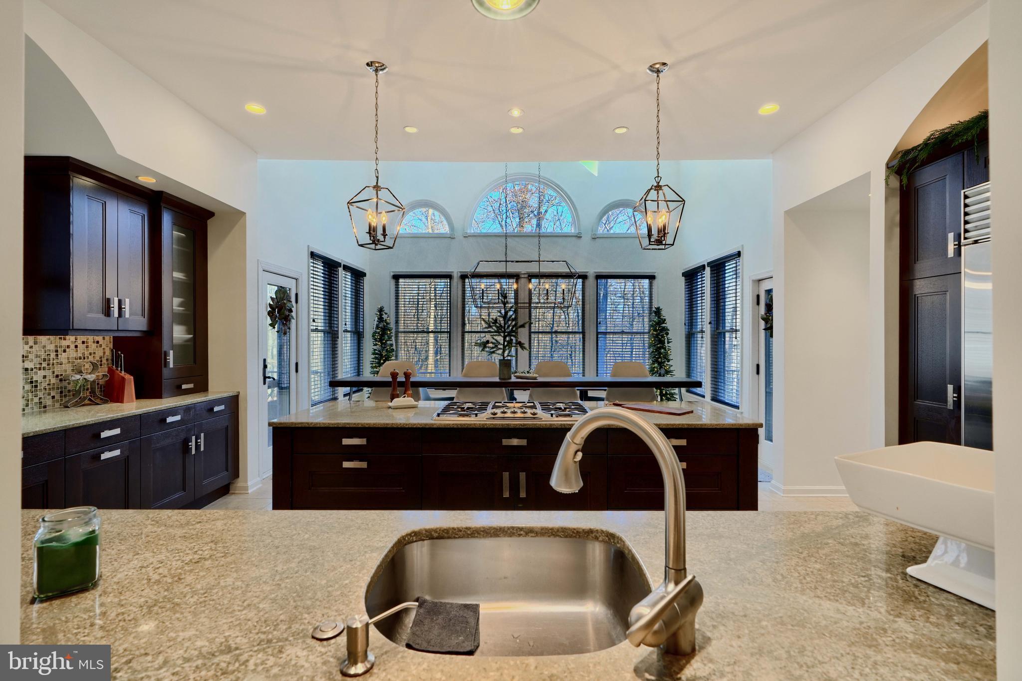 TWELVE HILLS - Residential