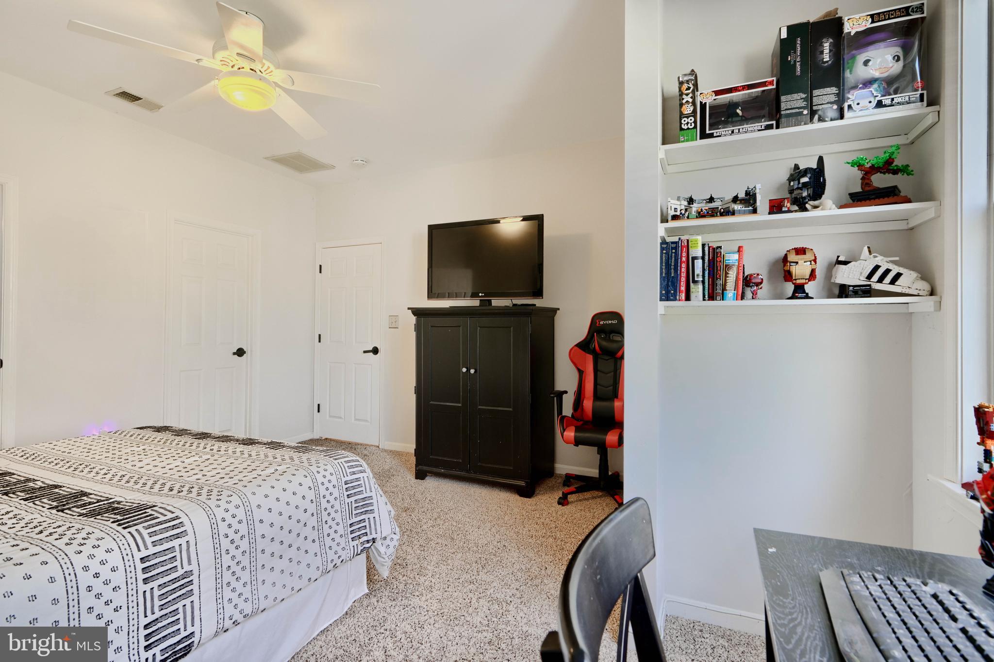 TWELVE HILLS - Residential