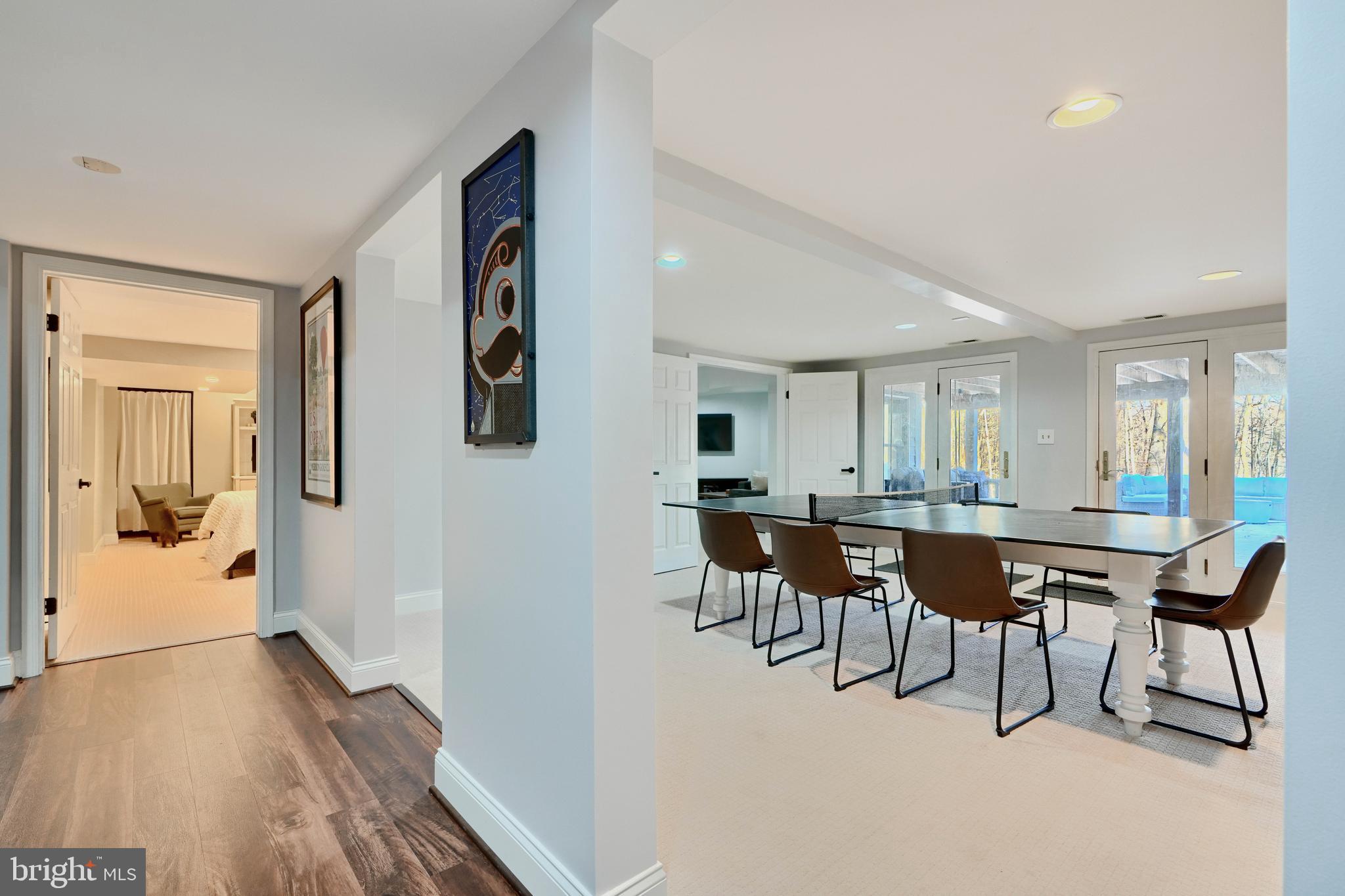 TWELVE HILLS - Residential