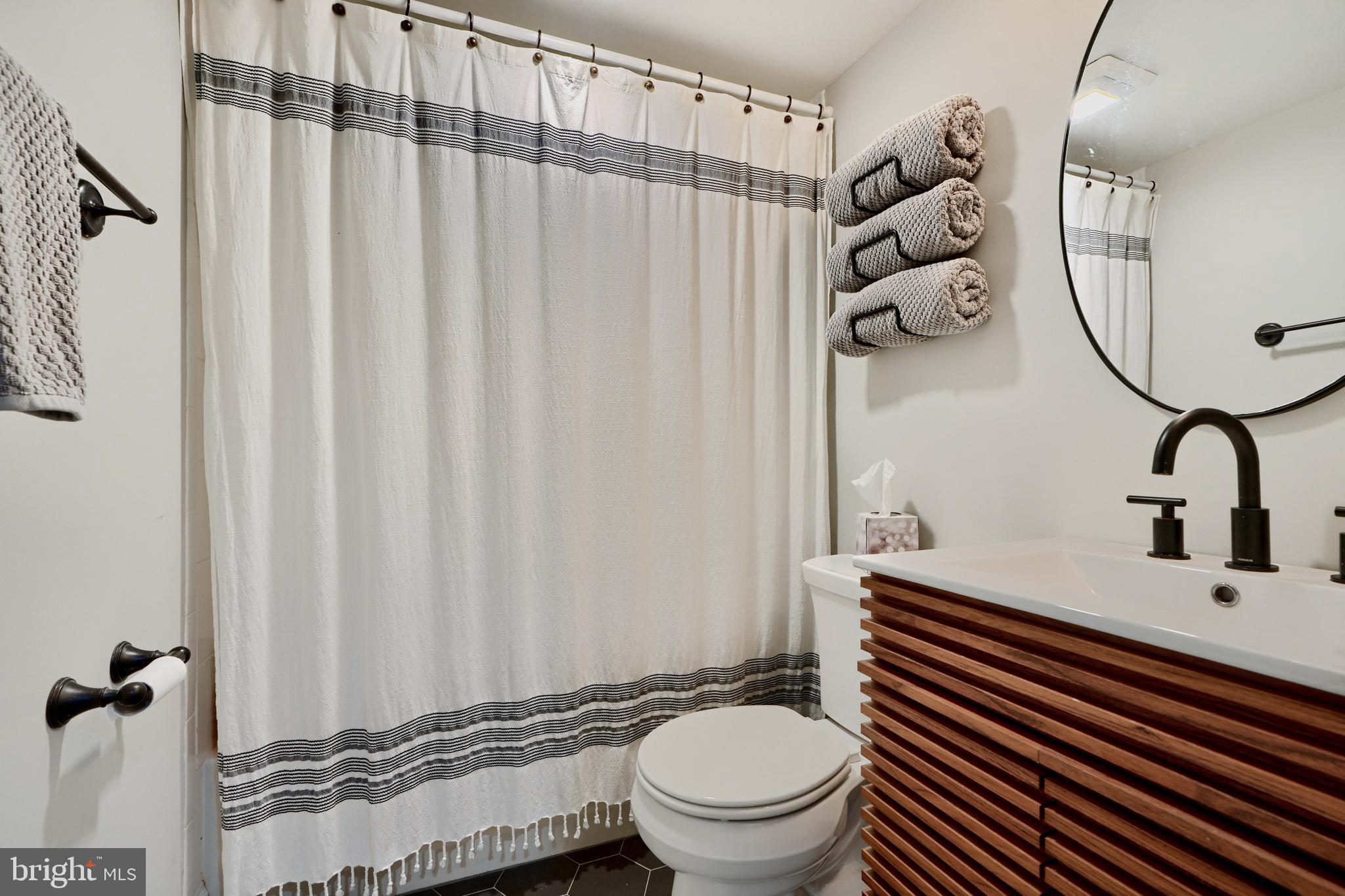 TWELVE HILLS - Residential